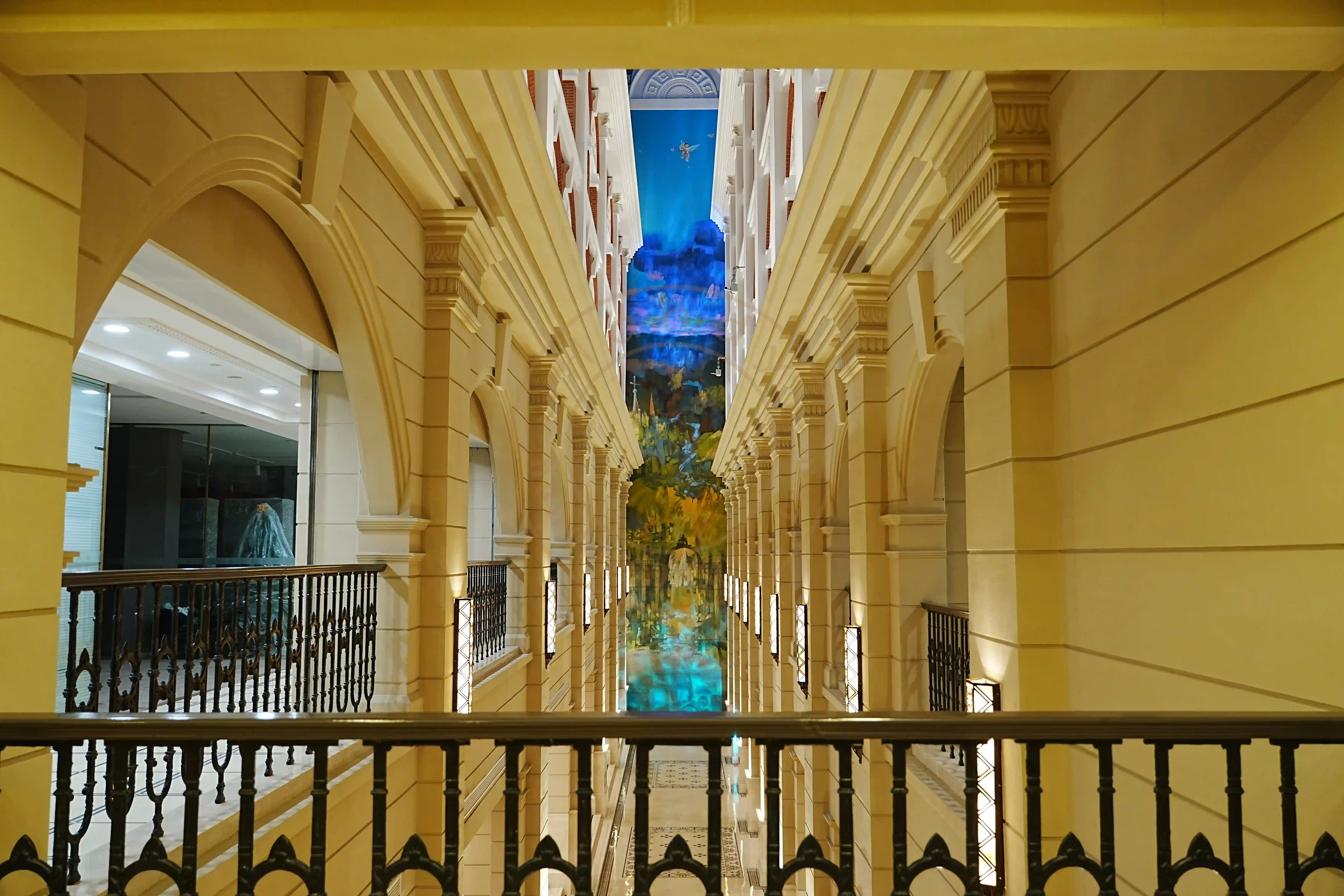 <h2 class='text-xl text-white'></h2>