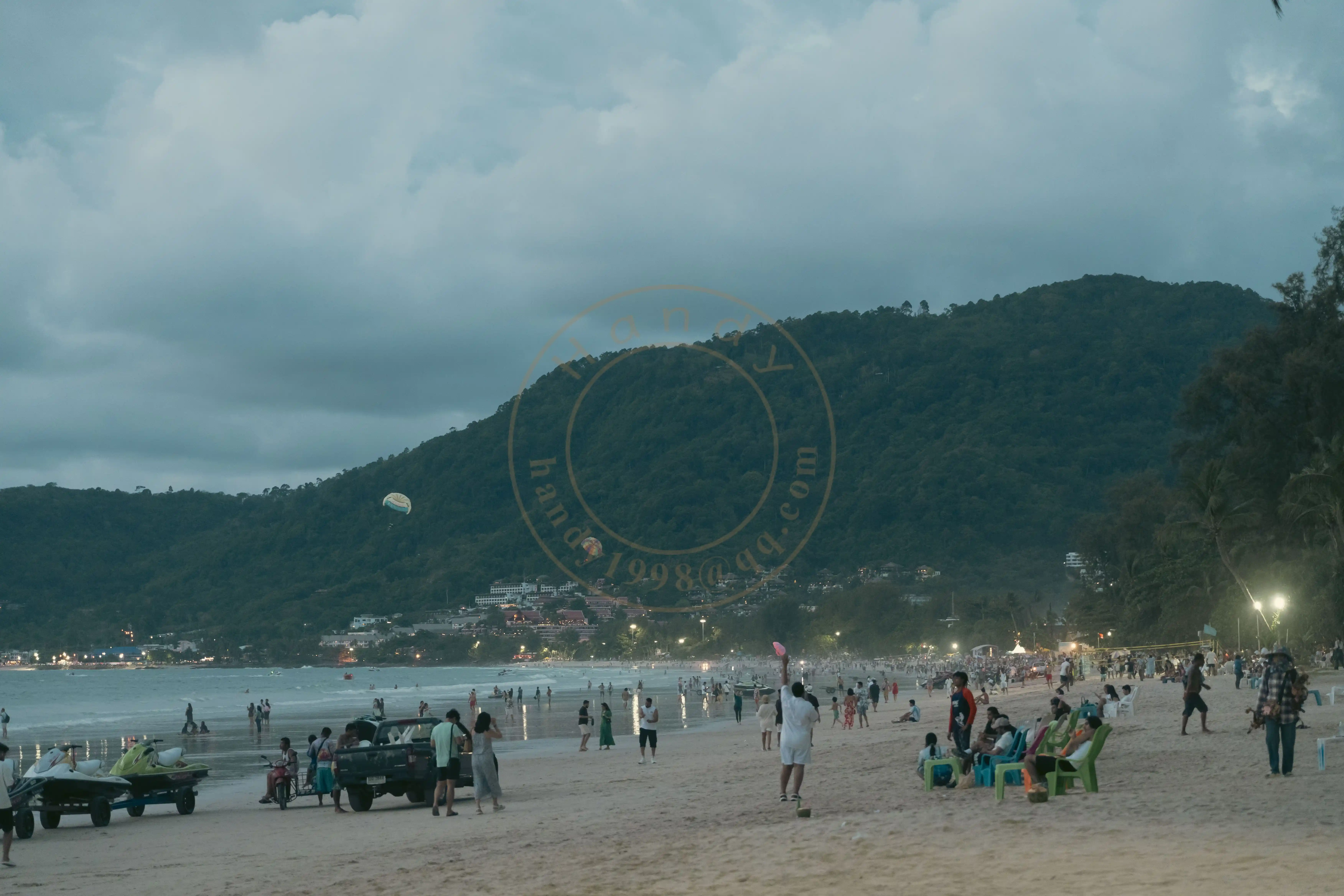 <h2 class='text-xl text-white'></h2>