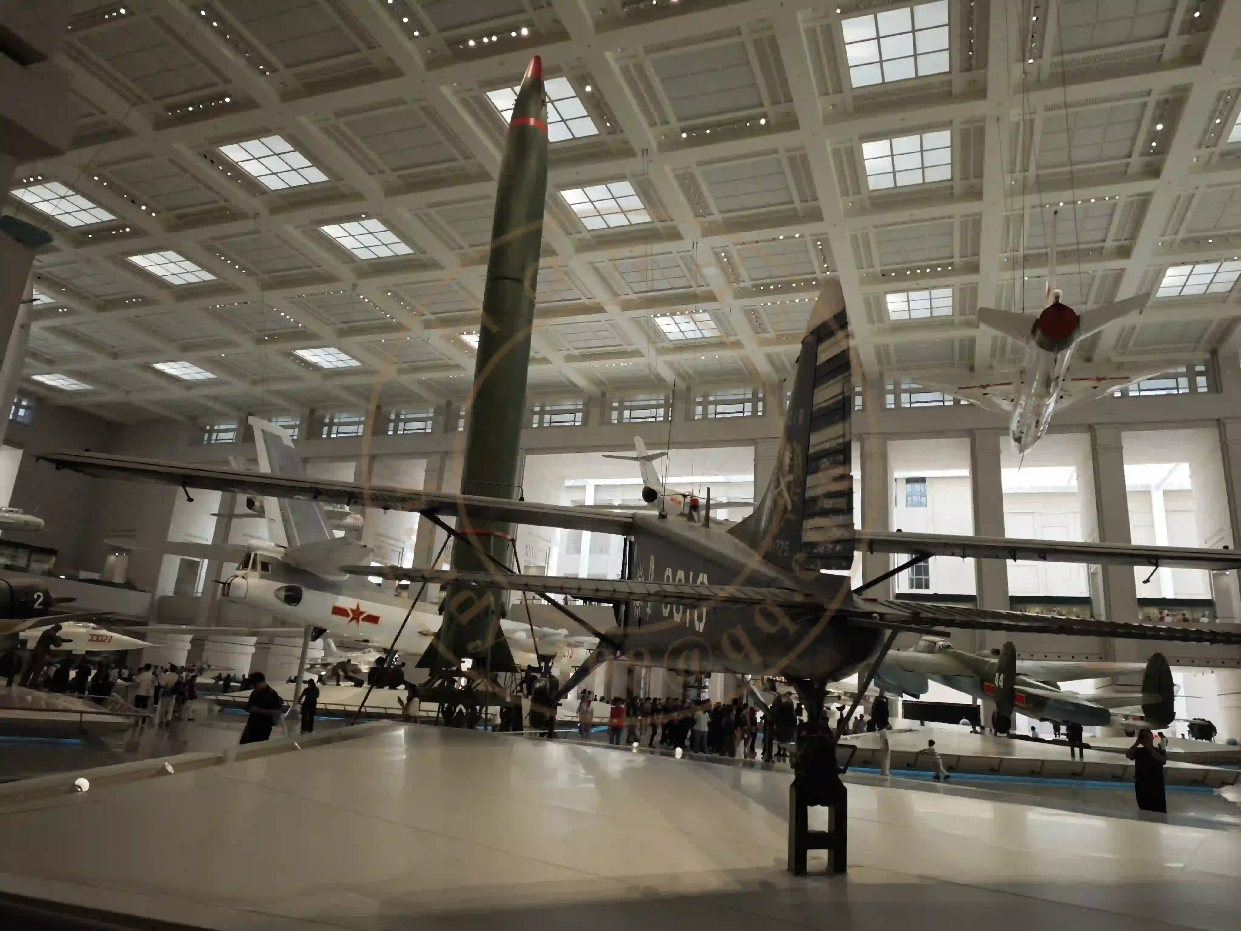 <h2 class='text-xl text-white'></h2>