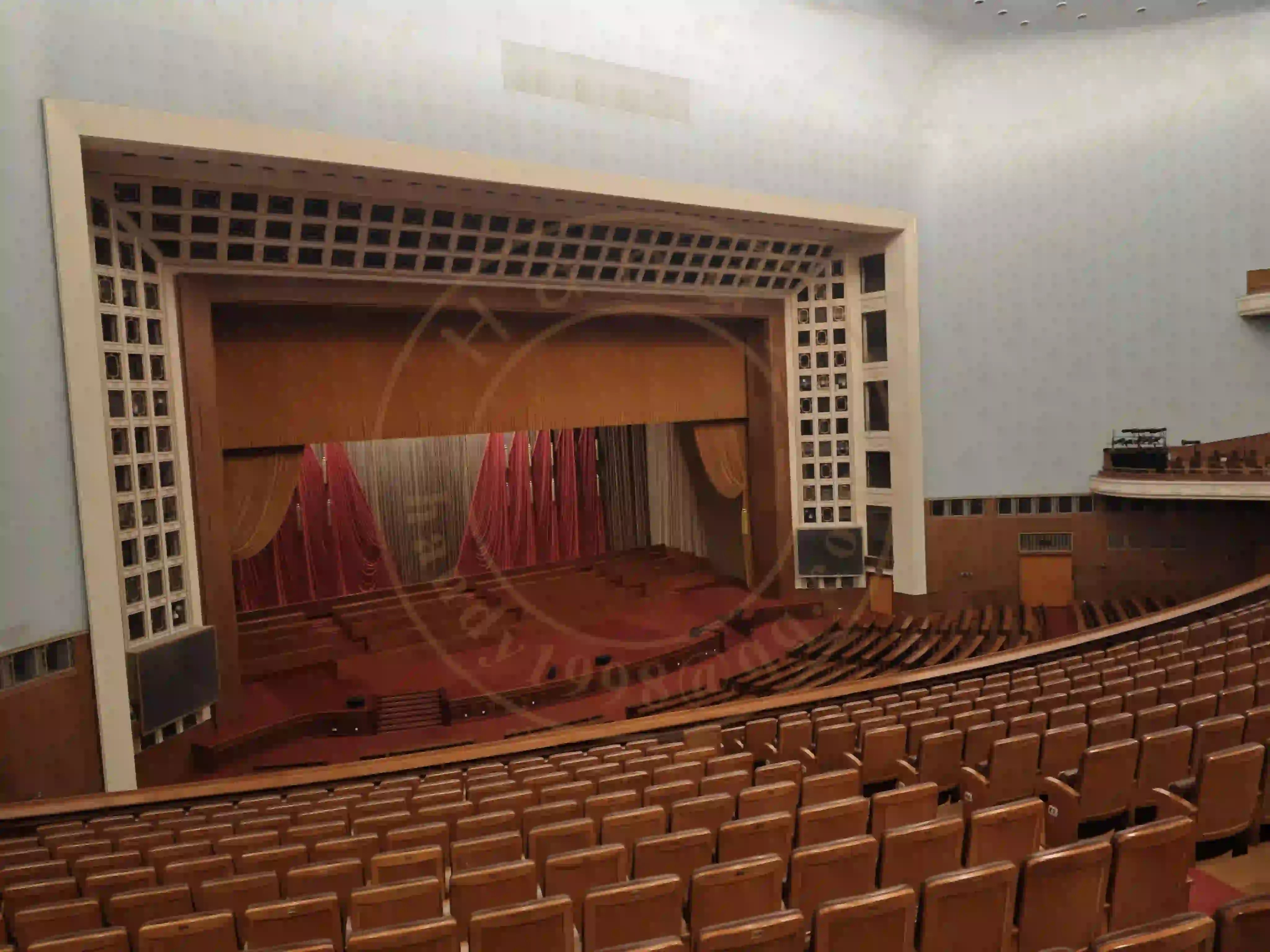 <h2 class='text-xl text-white'></h2>