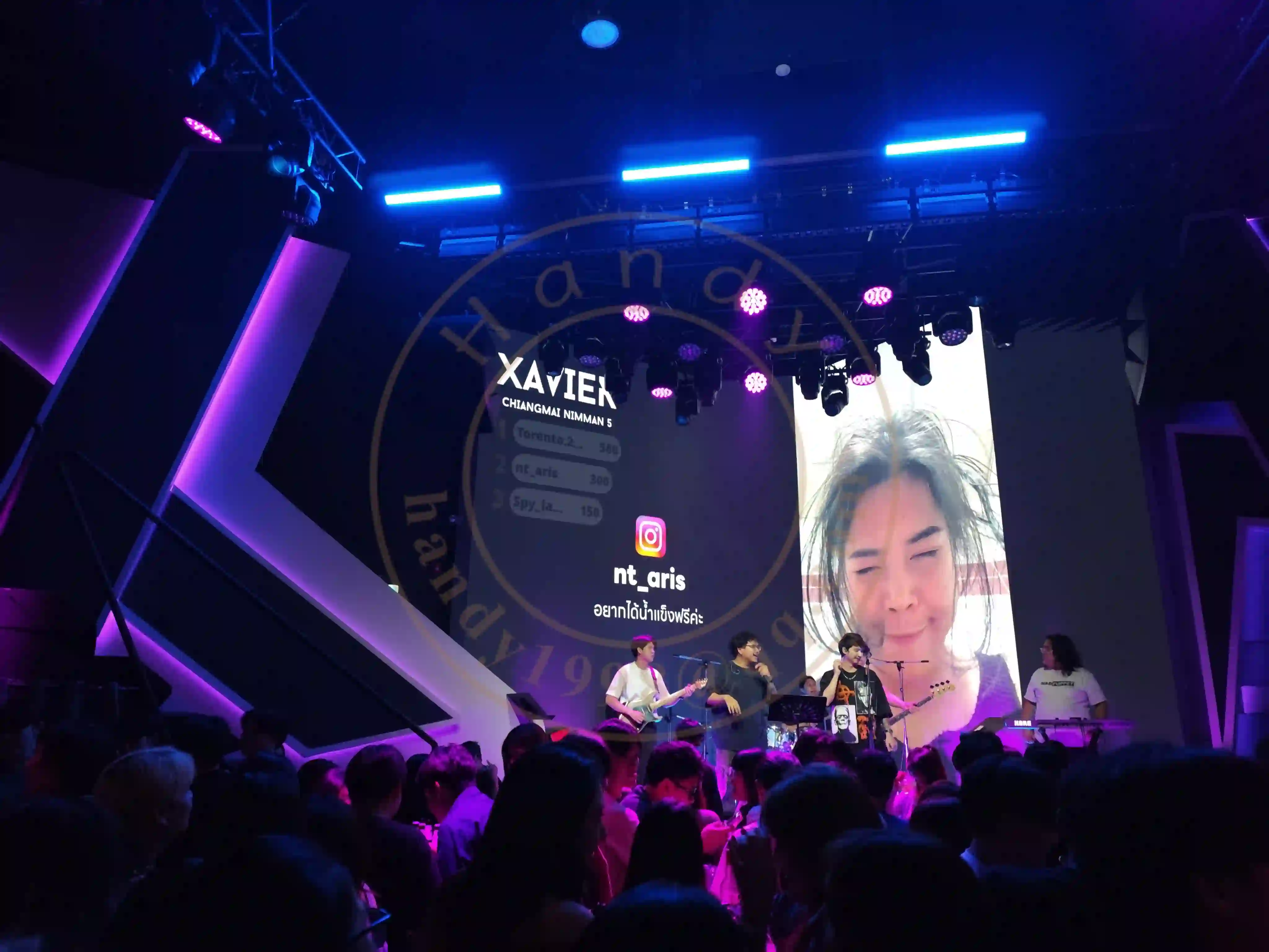 <h2 class='text-xl text-white'></h2>