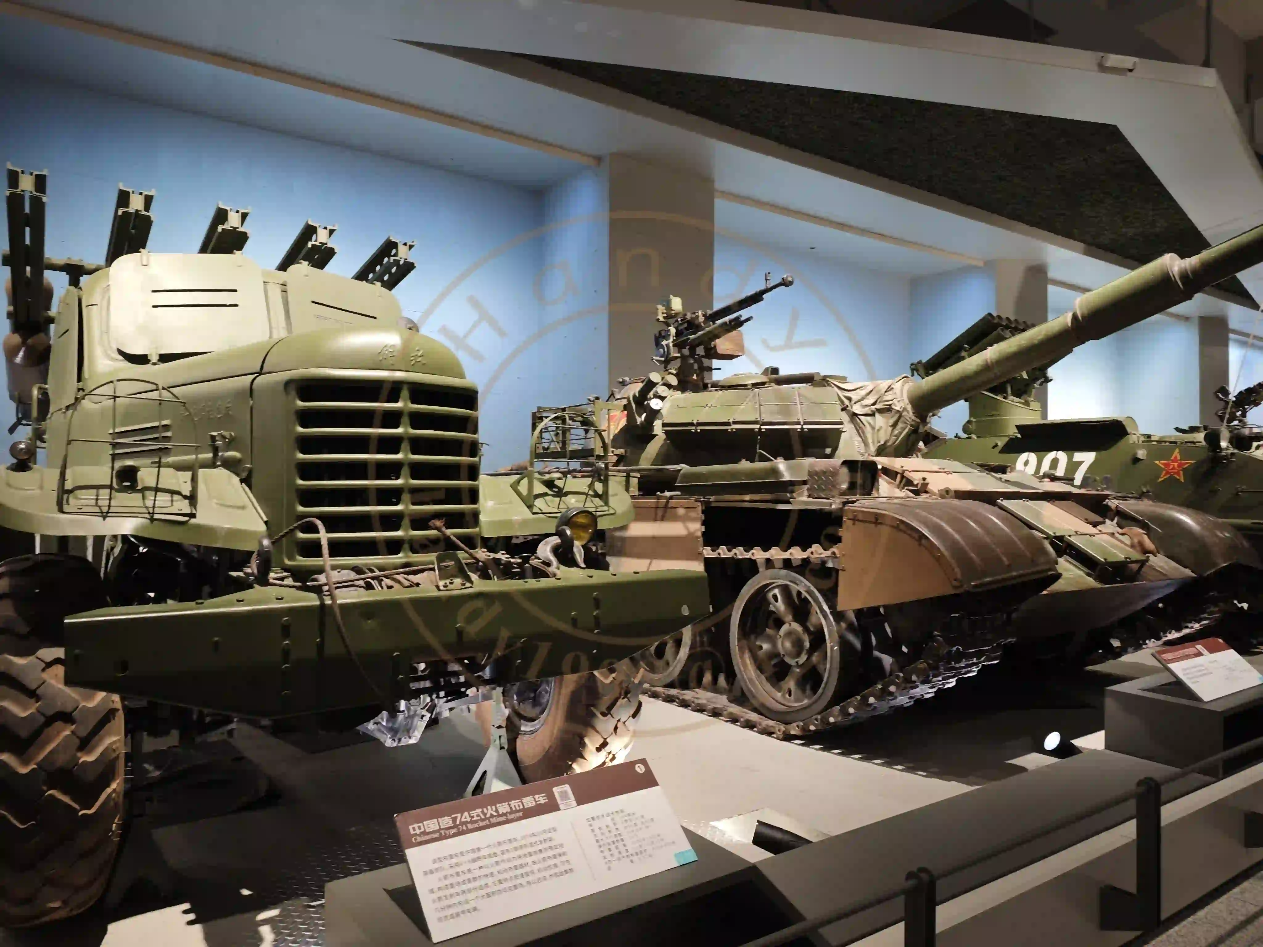 <h2 class='text-xl text-white'></h2>