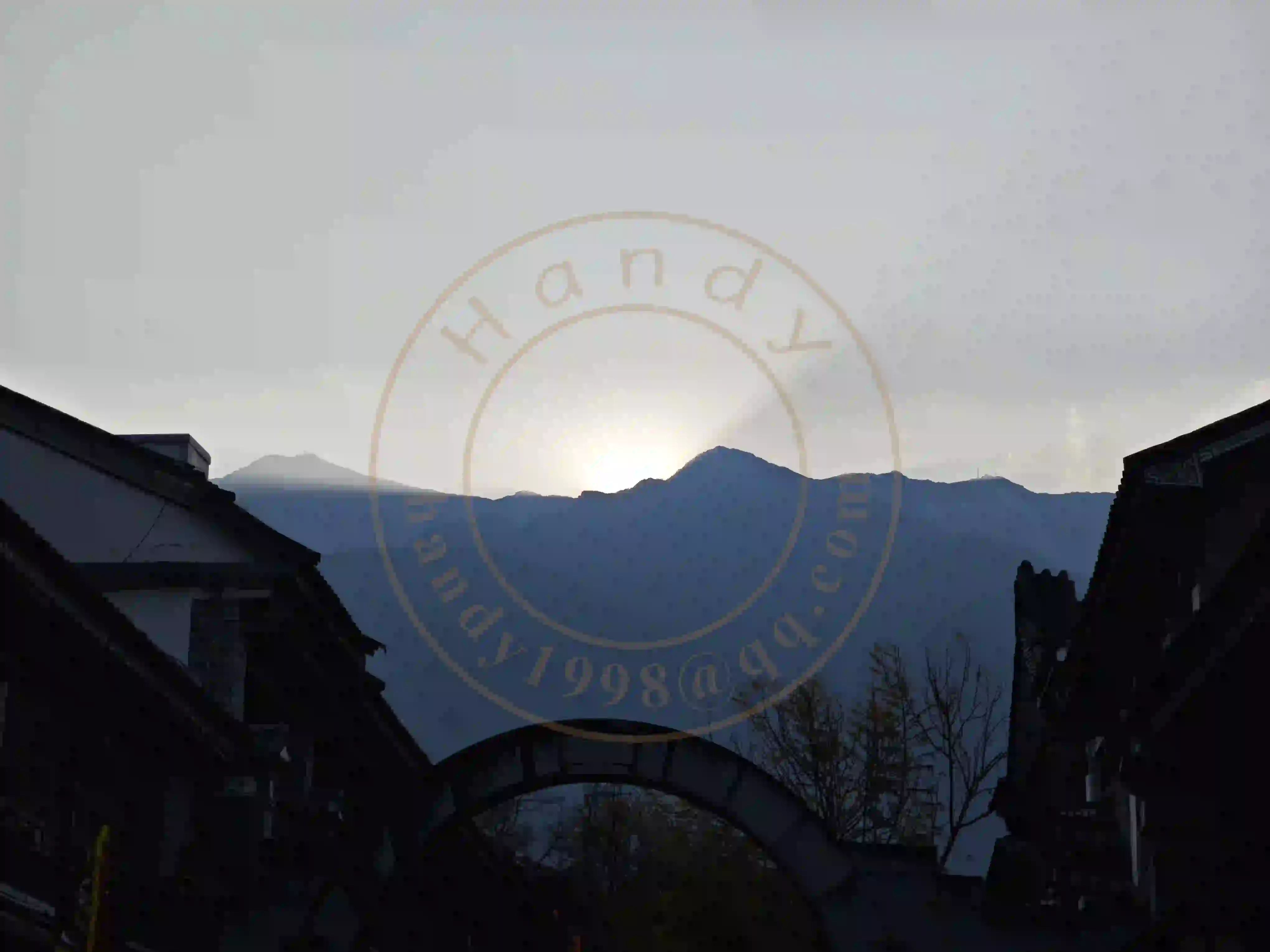 <h2 class='text-xl text-white'></h2>