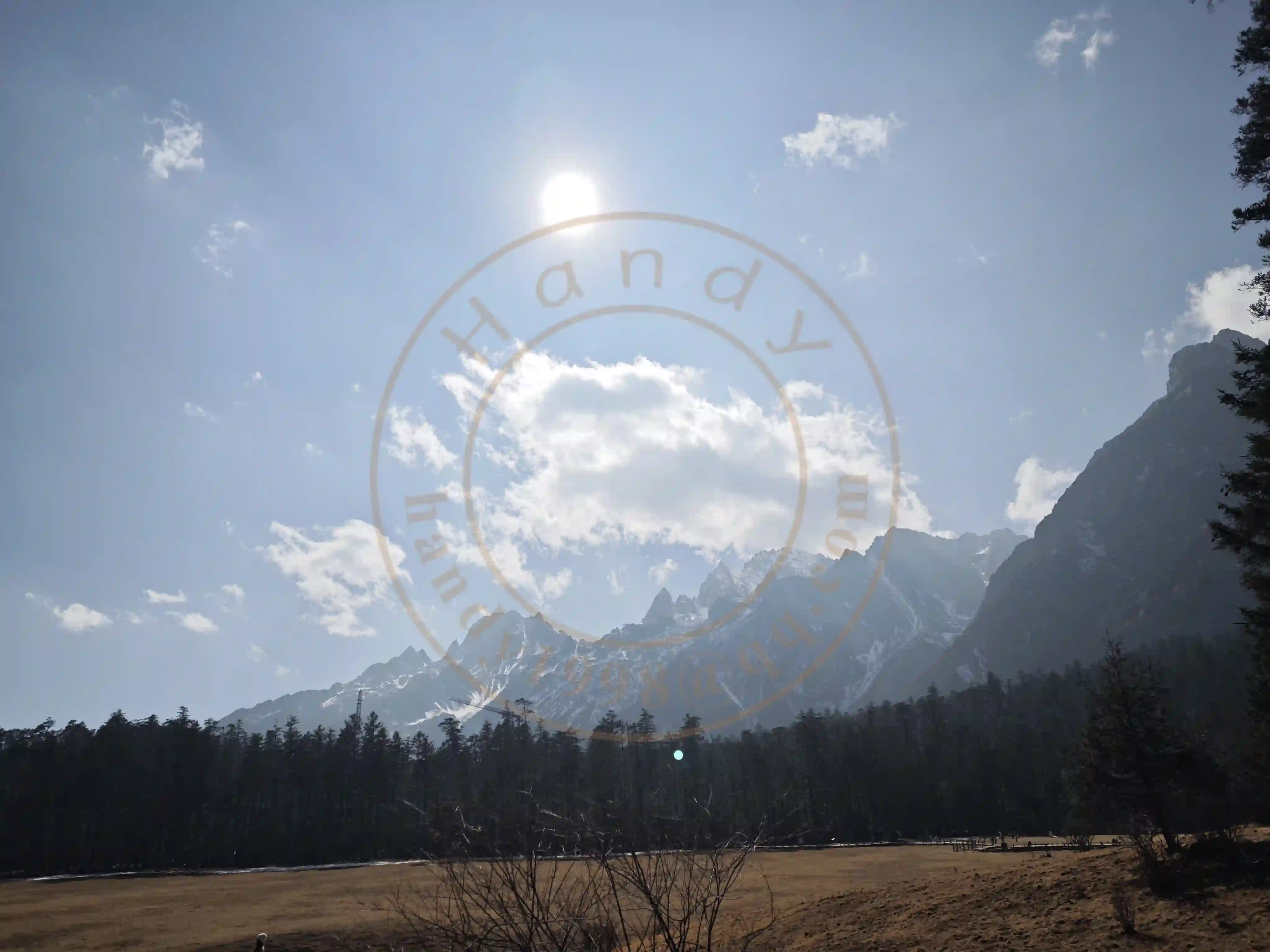 <h2 class='text-xl text-white'></h2>