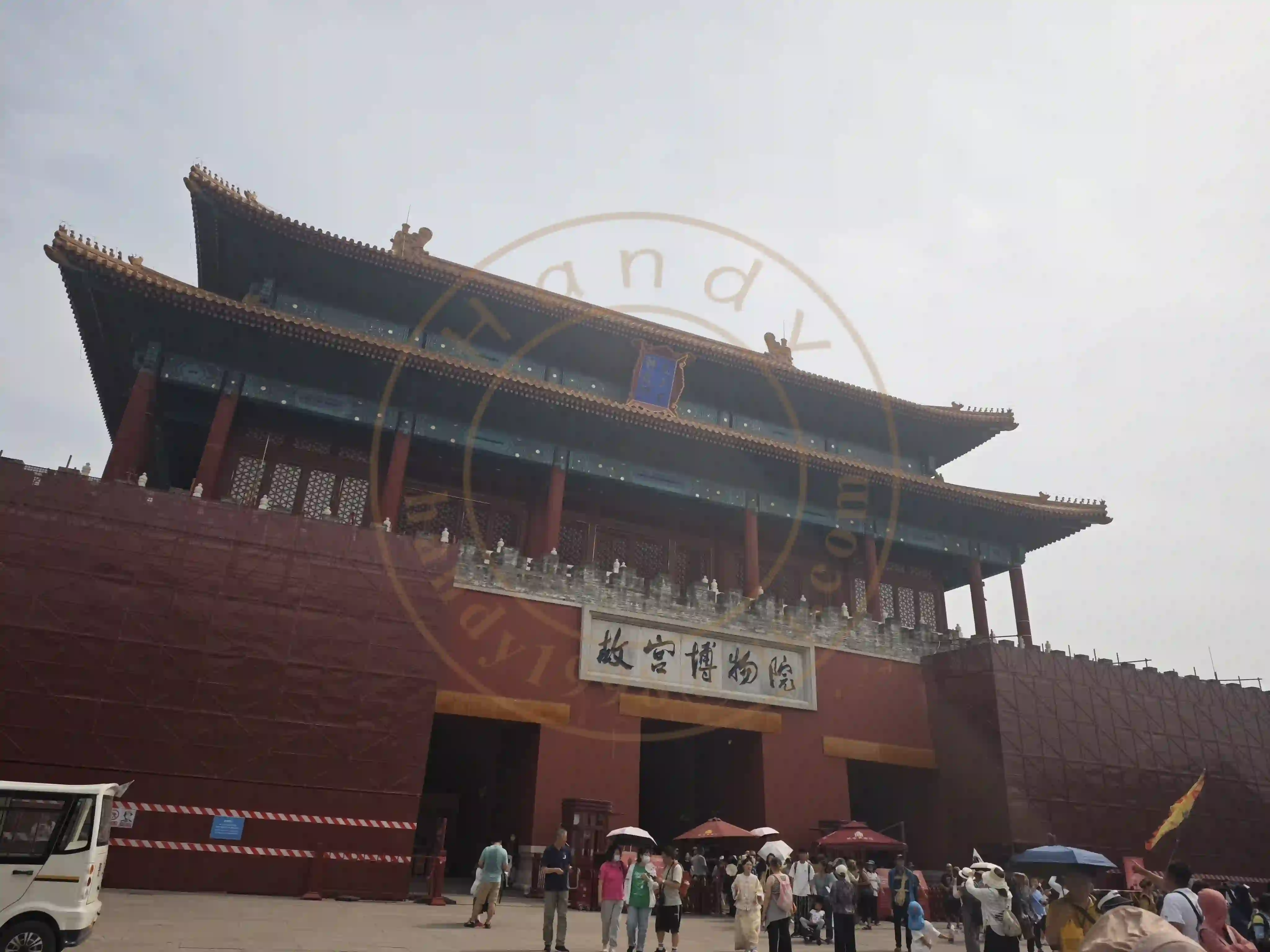 <h2 class='text-xl text-white'></h2>