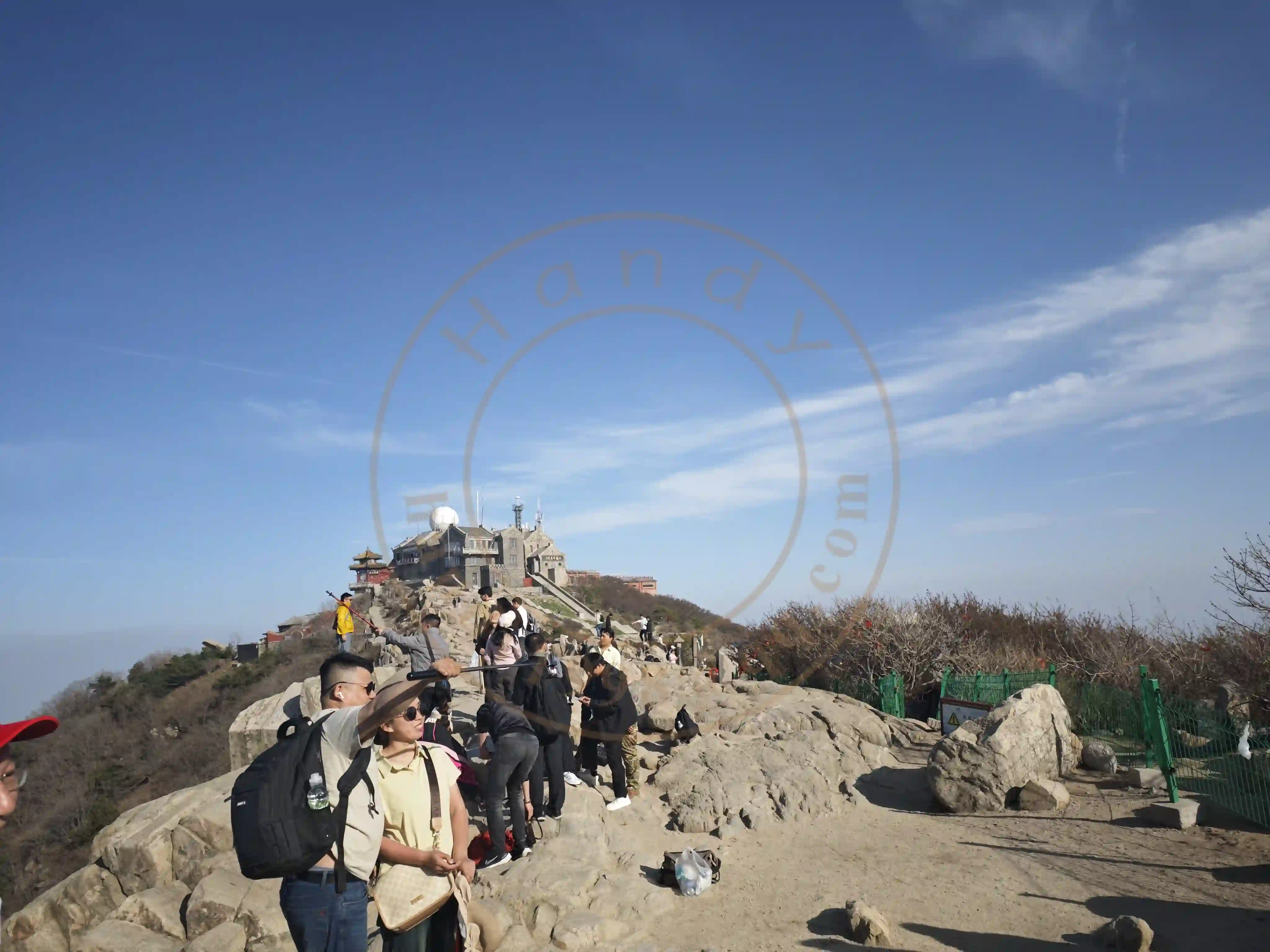 <h2 class='text-xl text-white'></h2>