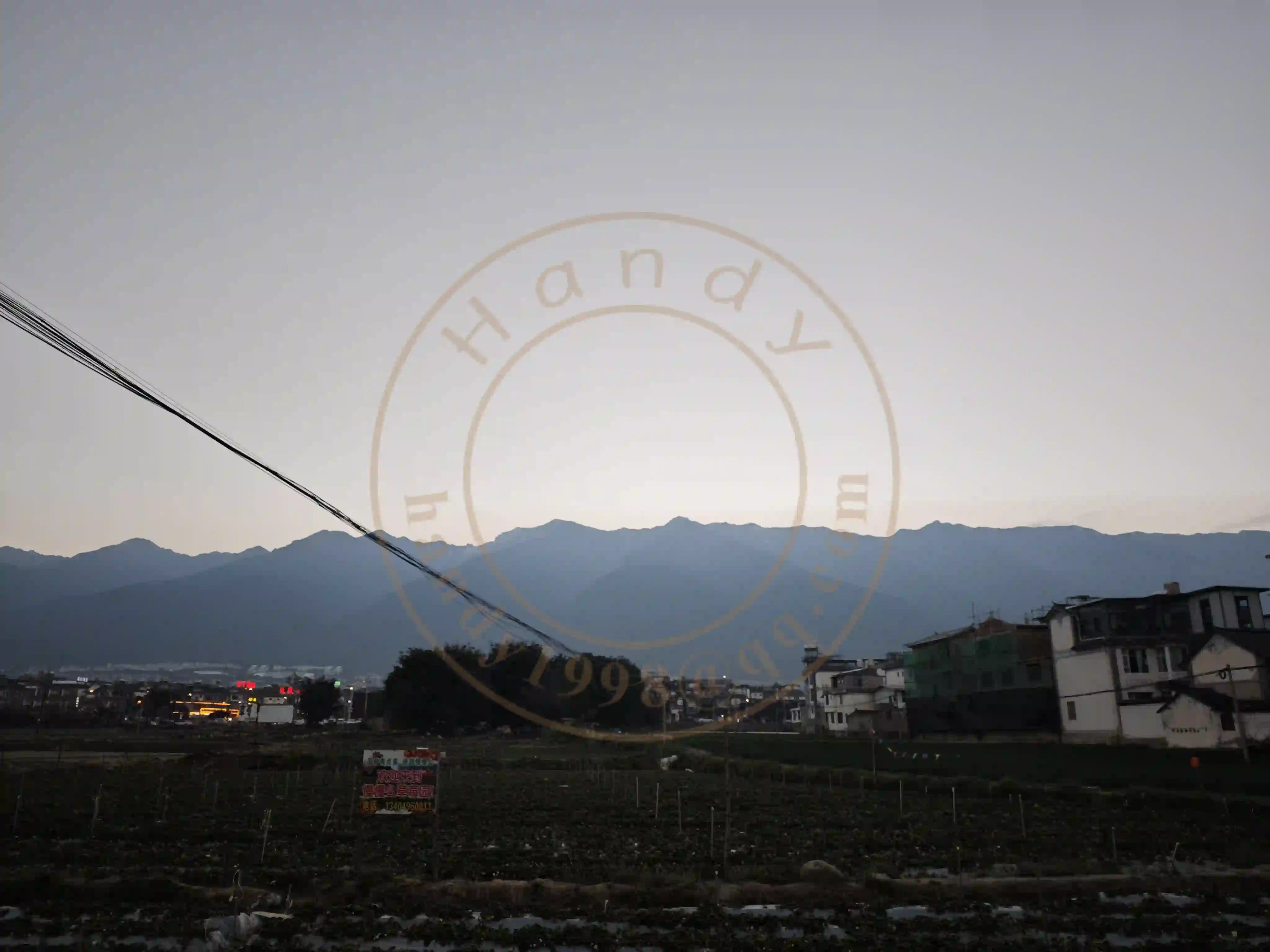 <h2 class='text-xl text-white'></h2>