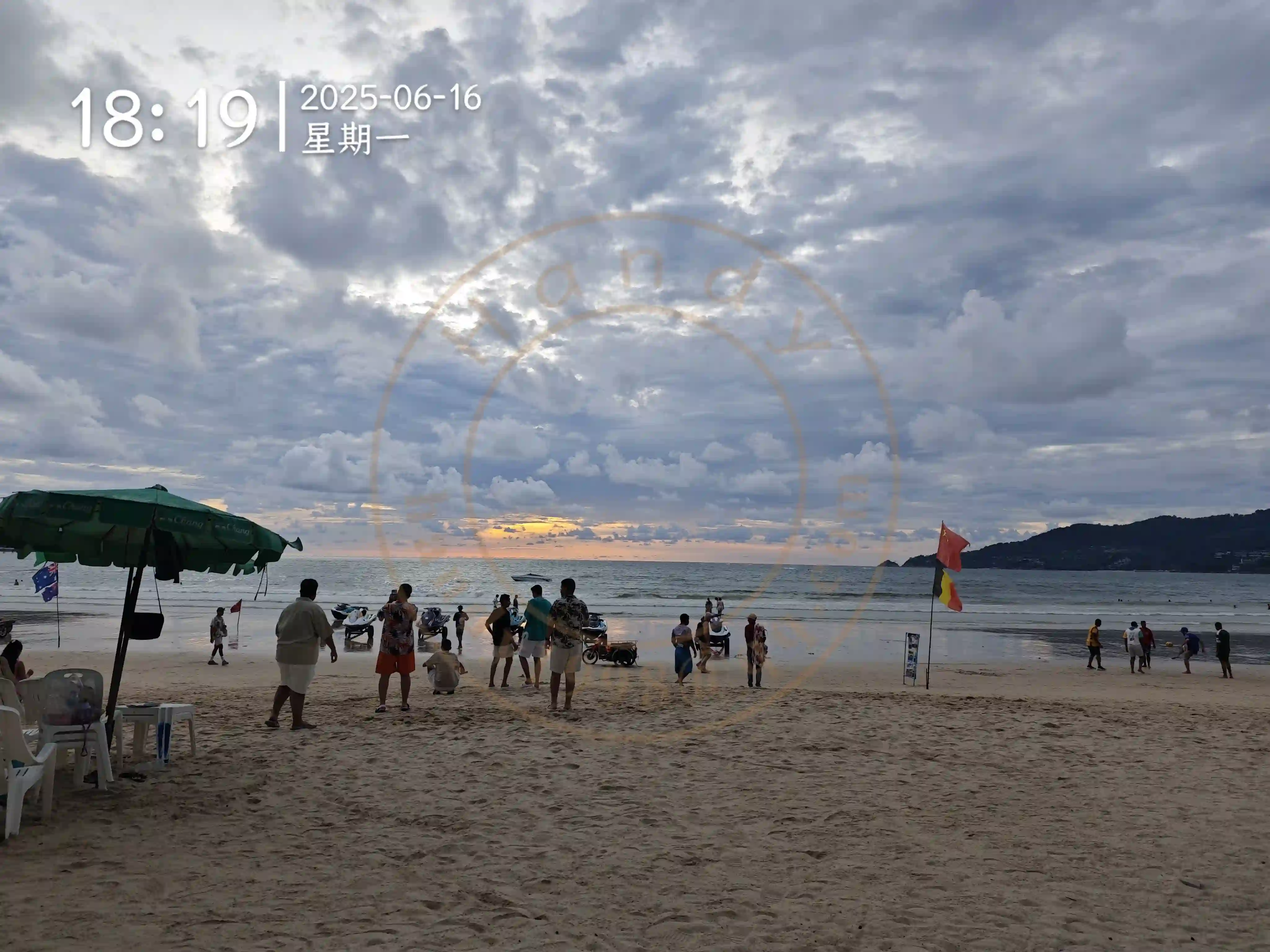 <h2 class='text-xl text-white'></h2>