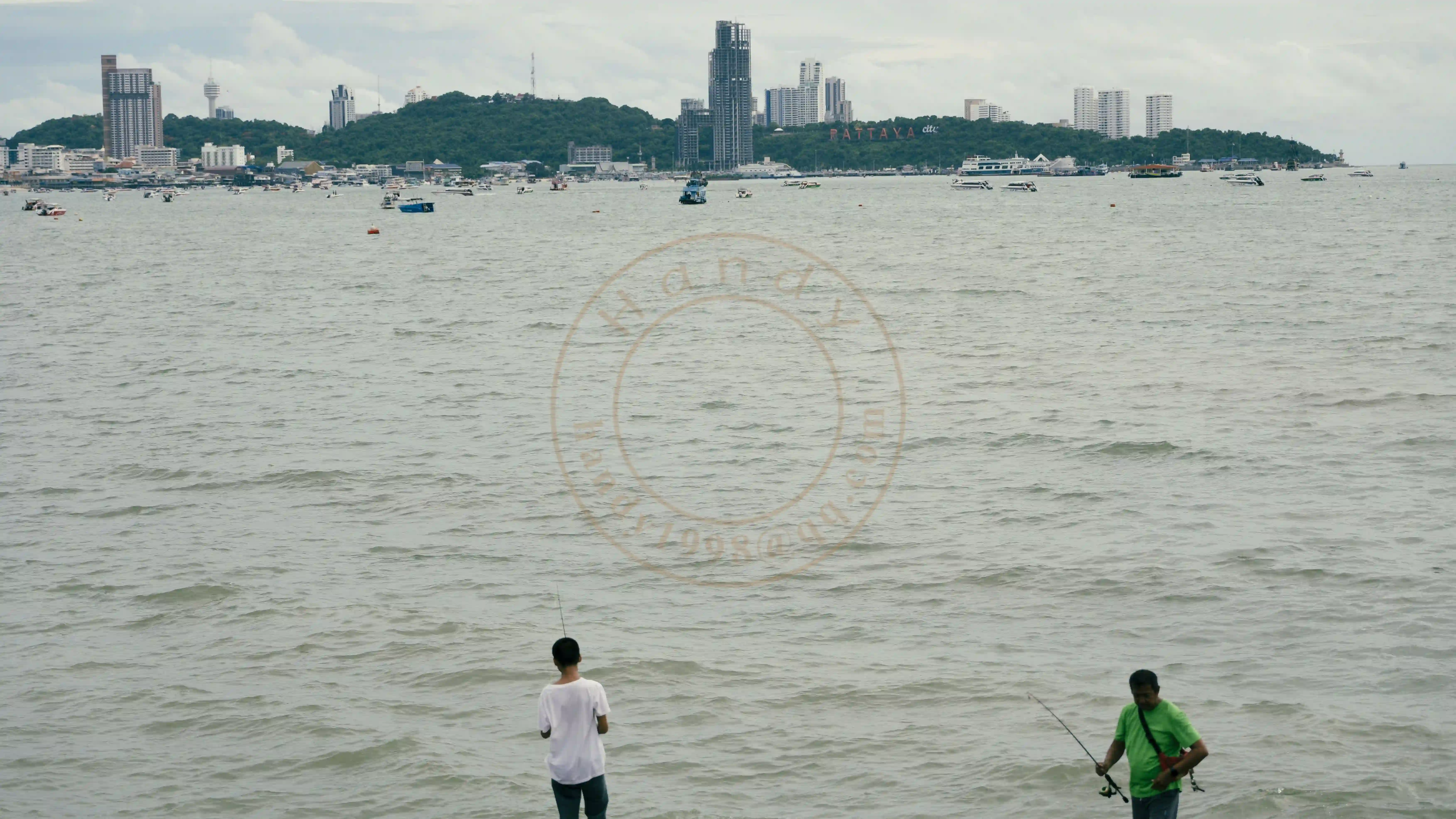 <h2 class='text-xl text-white'></h2>