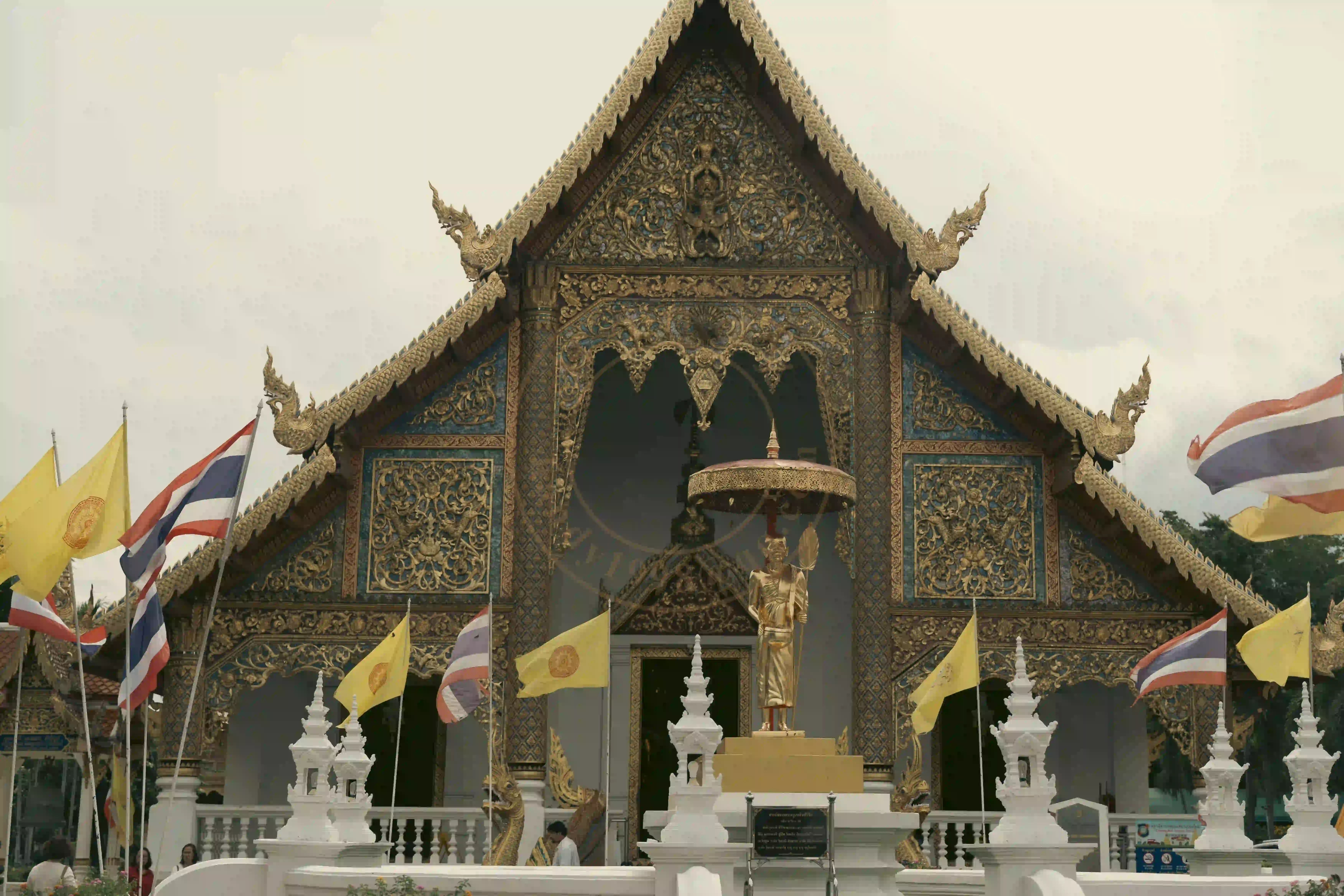 <h2 class='text-xl text-white'></h2>