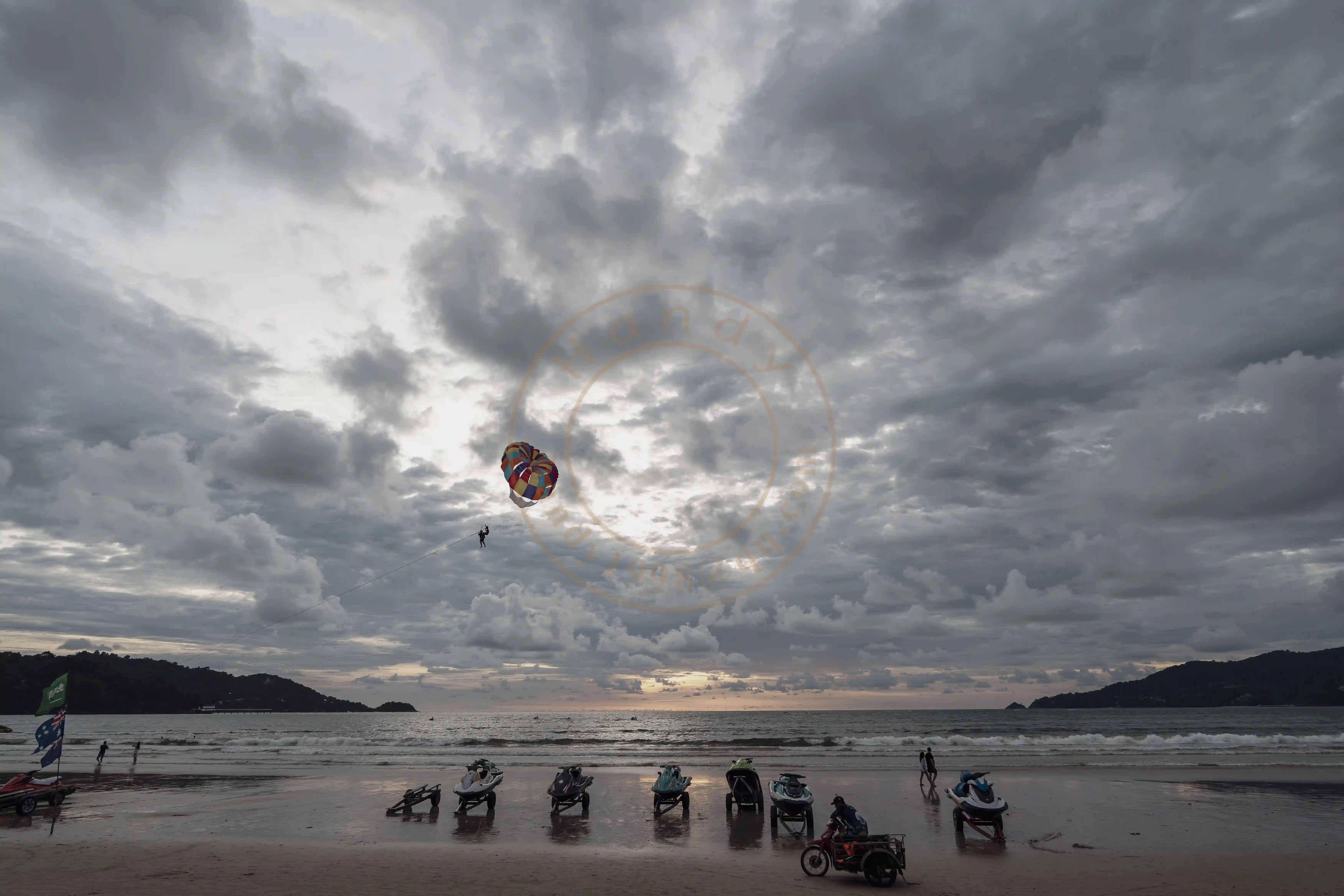 <h2 class='text-xl text-white'></h2>