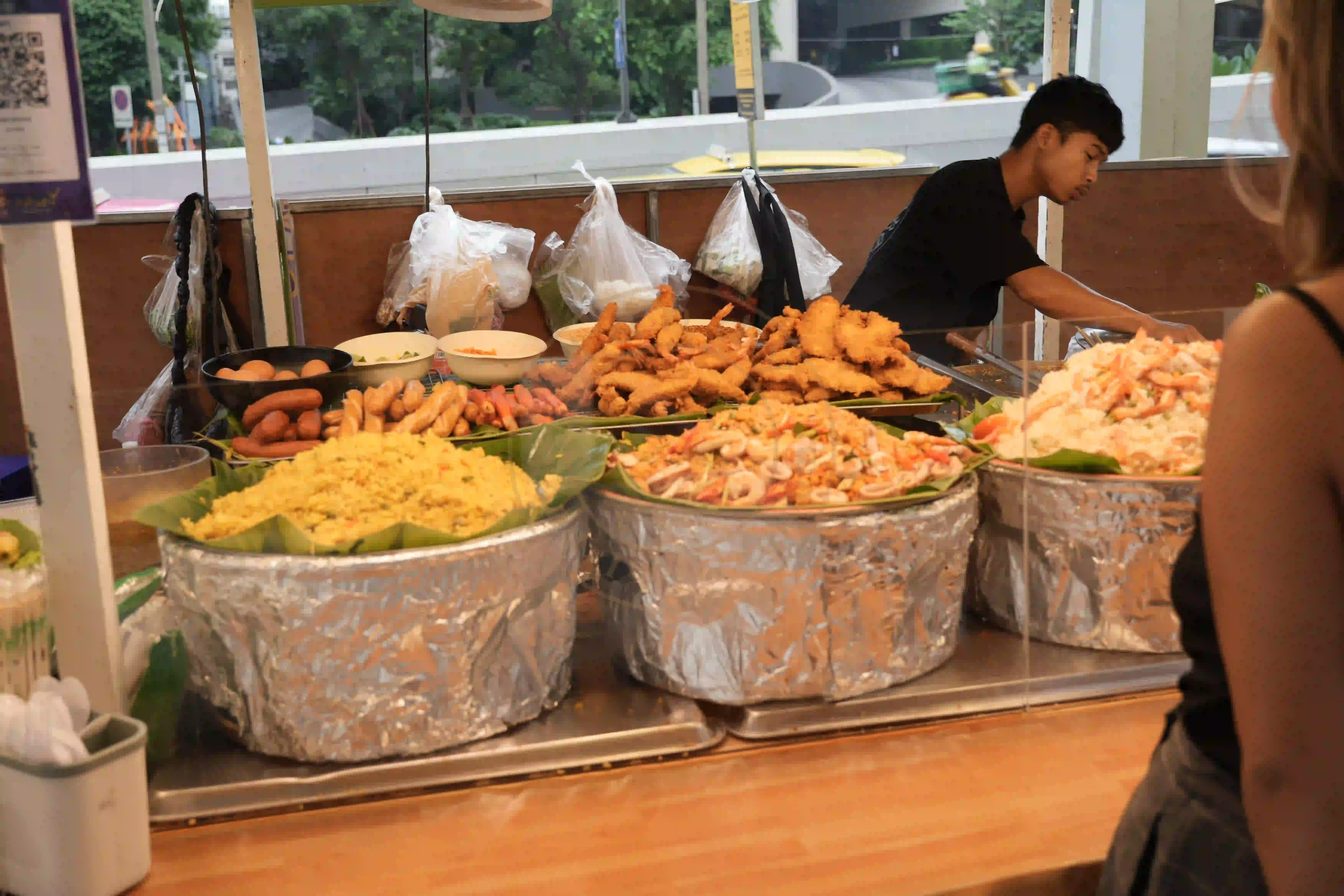 <h2 class='text-xl text-white'></h2>