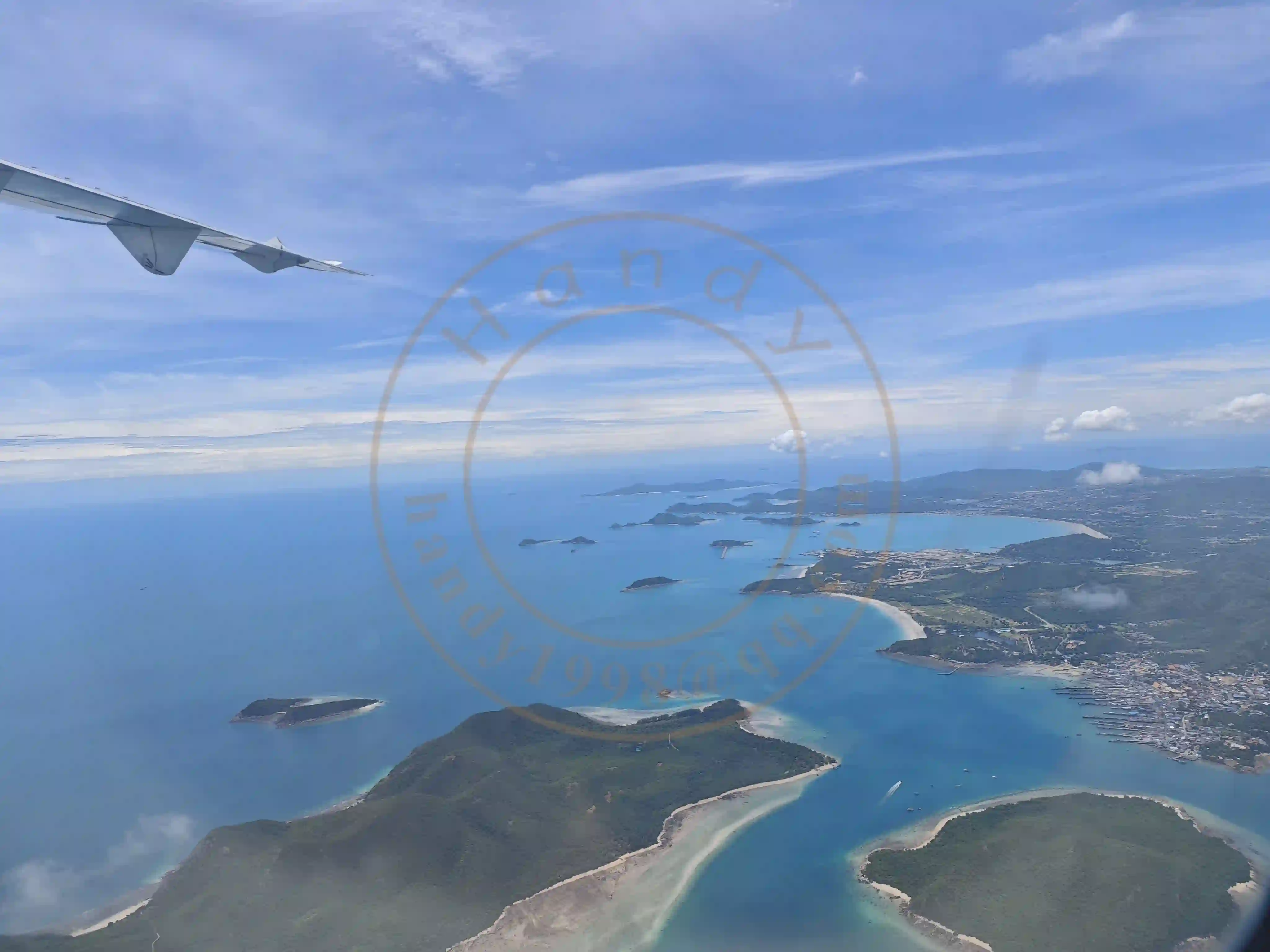 <h2 class='text-xl text-white'></h2>