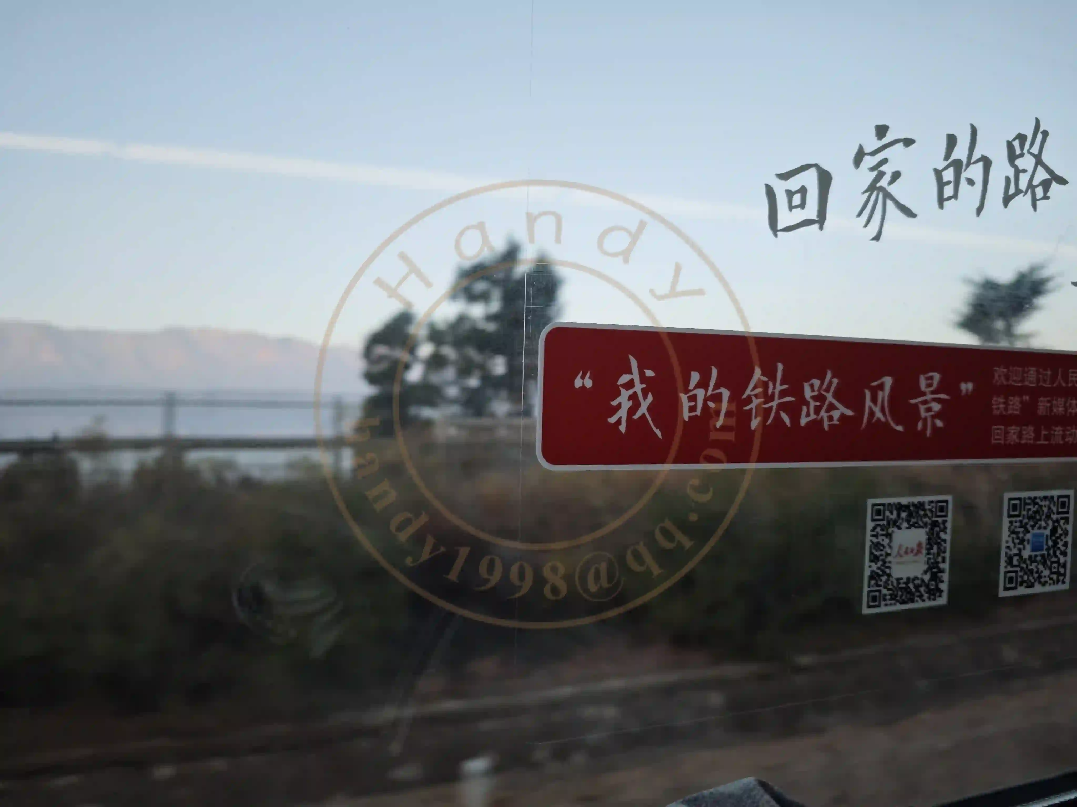 <h2 class='text-xl text-white'></h2>