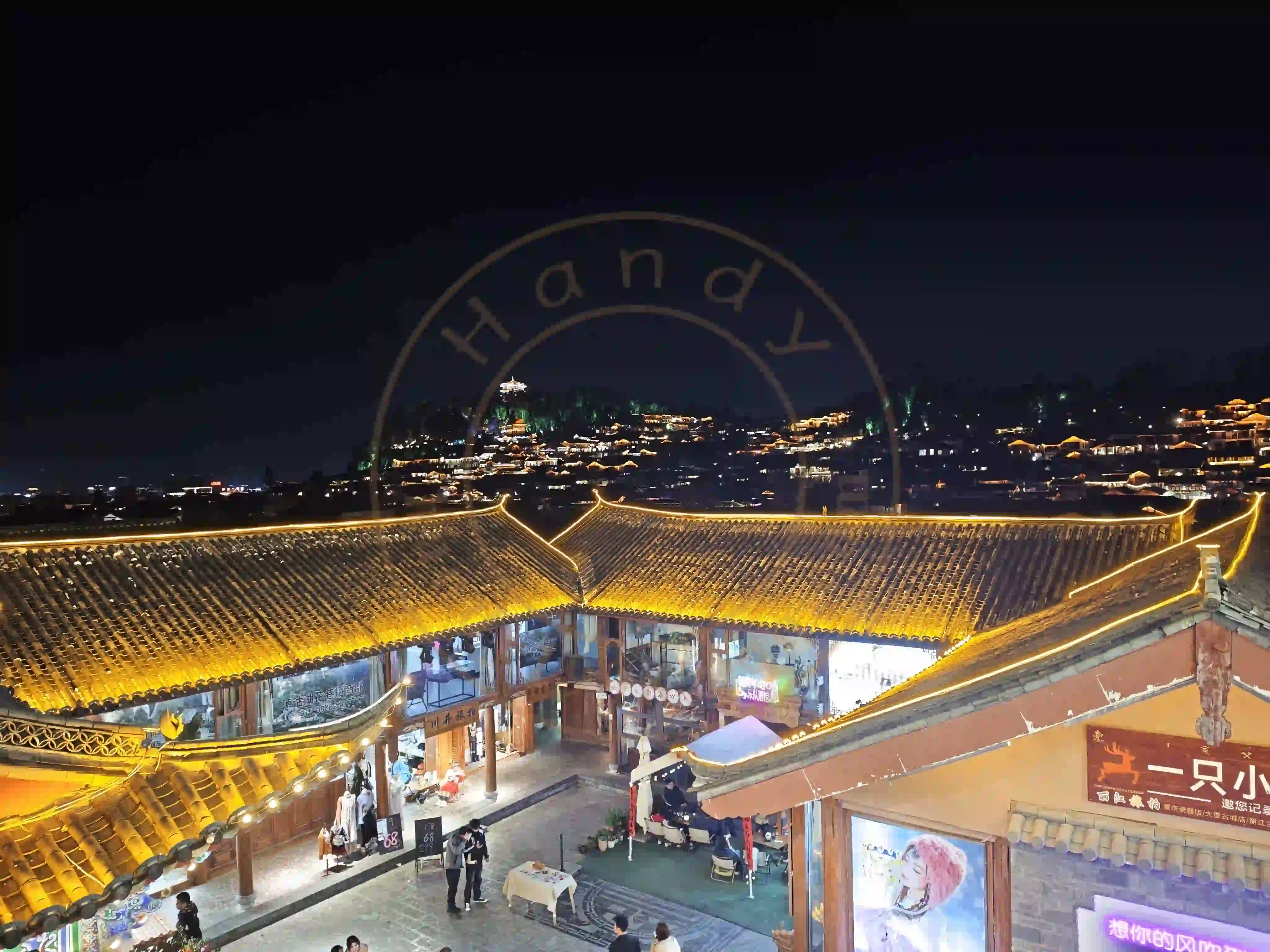 <h2 class='text-xl text-white'></h2>