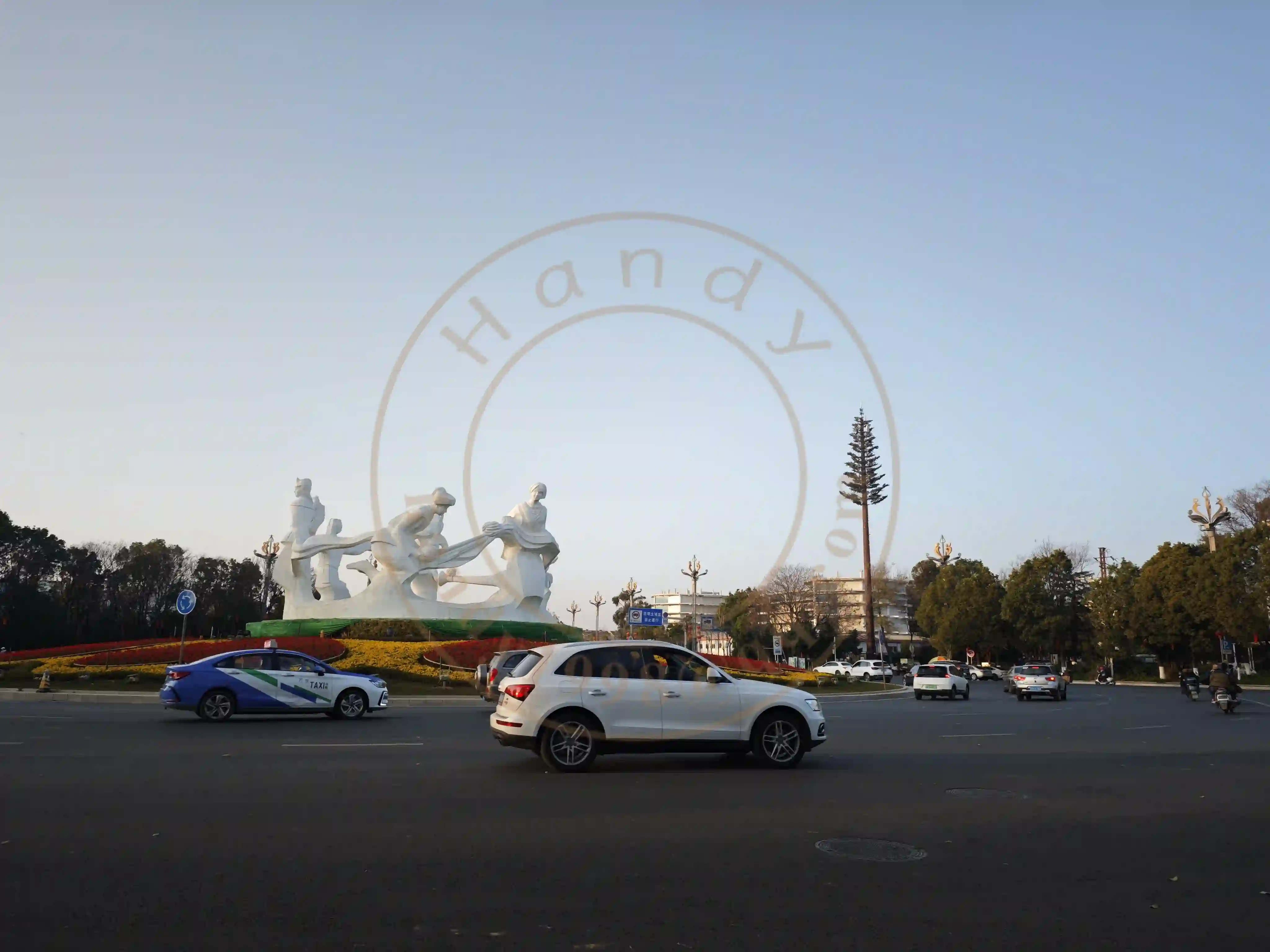 <h2 class='text-xl text-white'></h2>