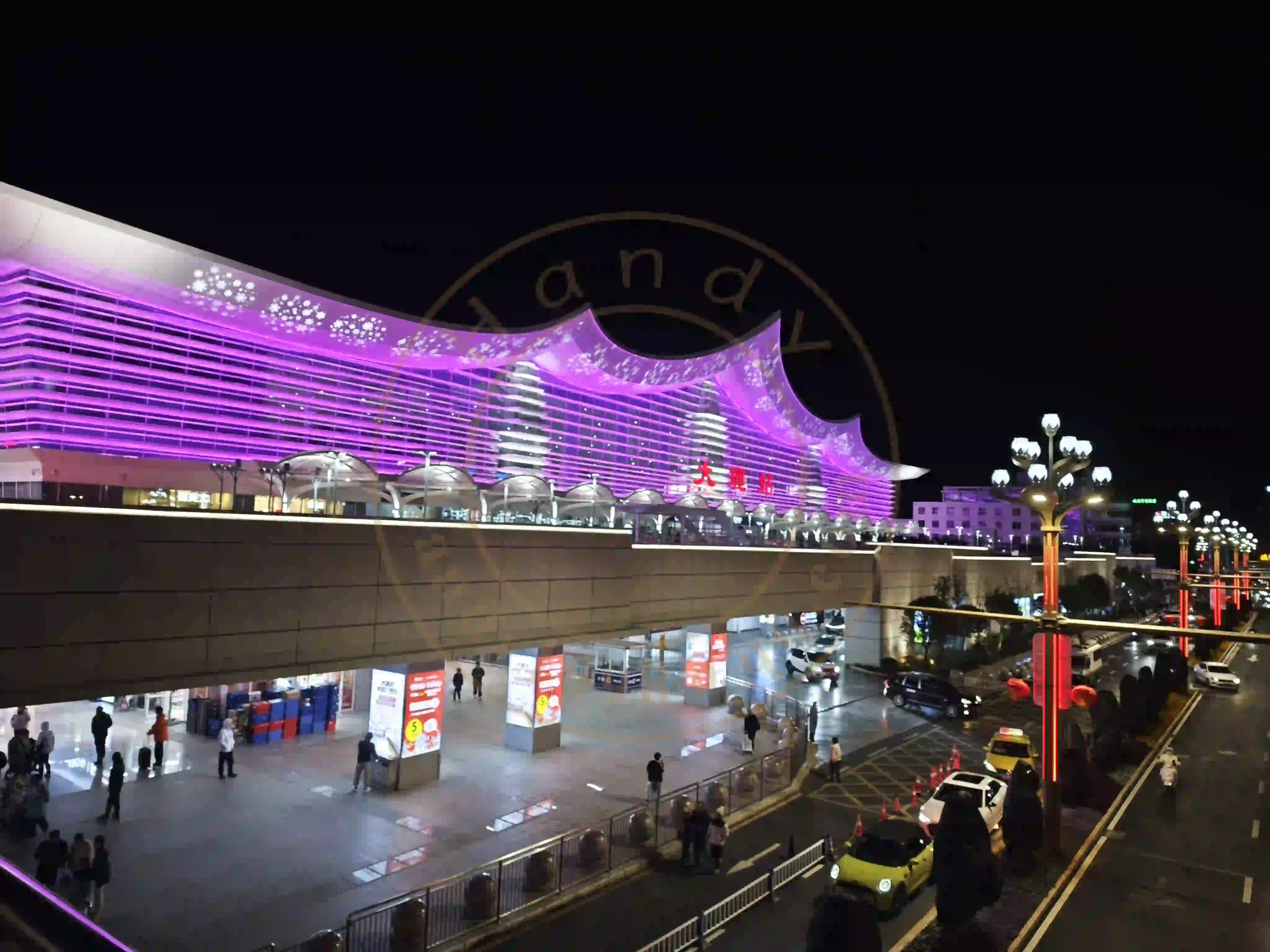 <h2 class='text-xl text-white'></h2>