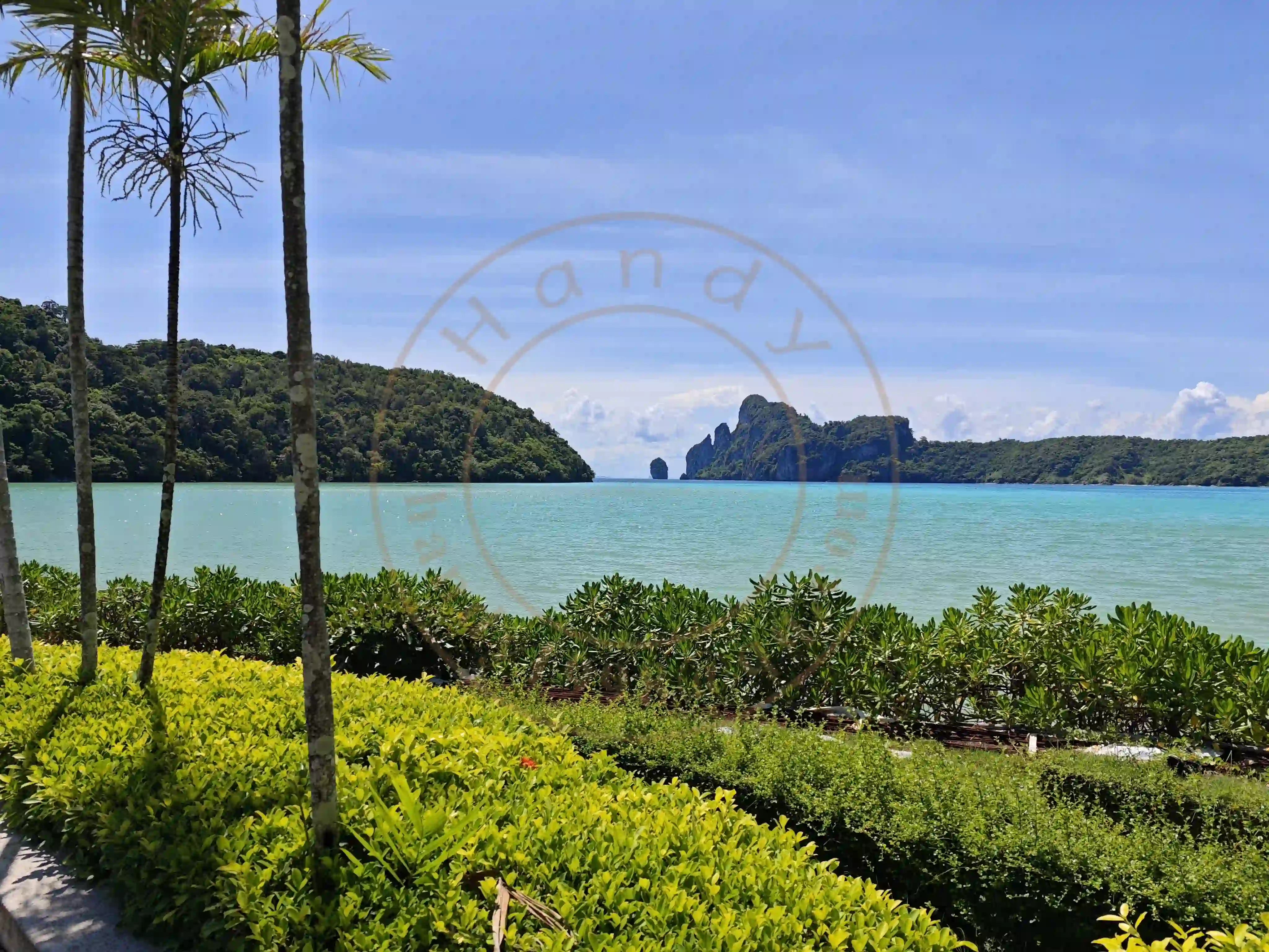 <h2 class='text-xl text-white'></h2>