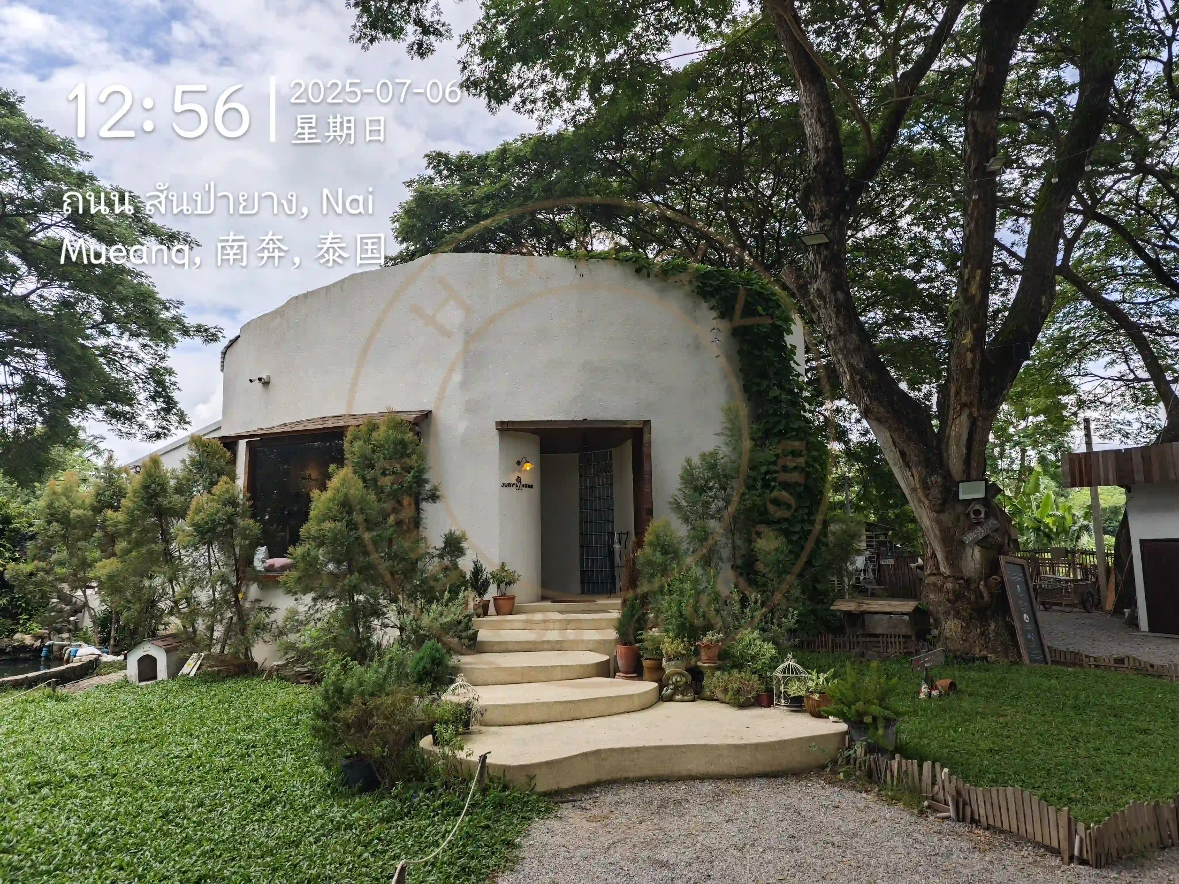 <h2 class='text-xl text-white'></h2>