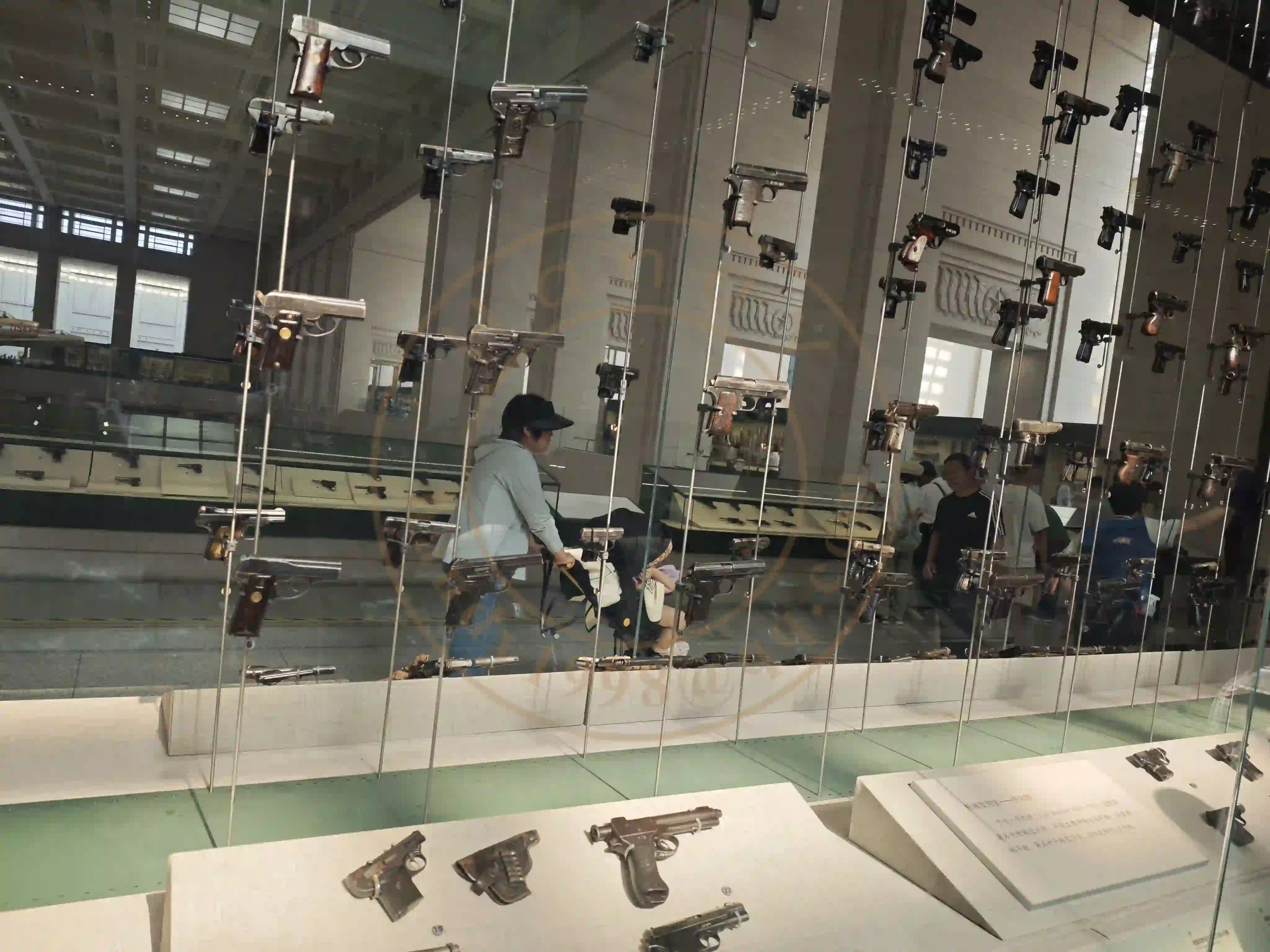 <h2 class='text-xl text-white'></h2>