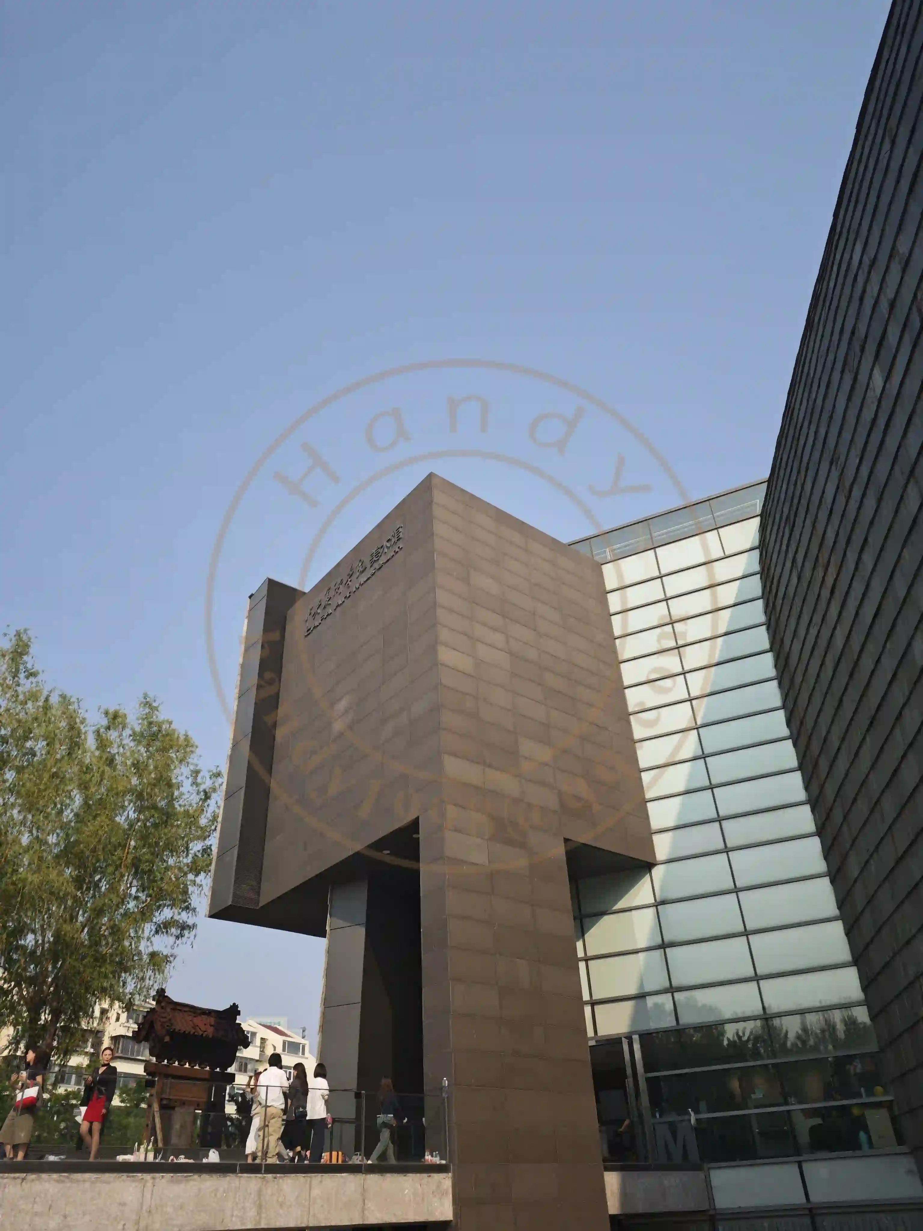 <h2 class='text-xl text-white'></h2>