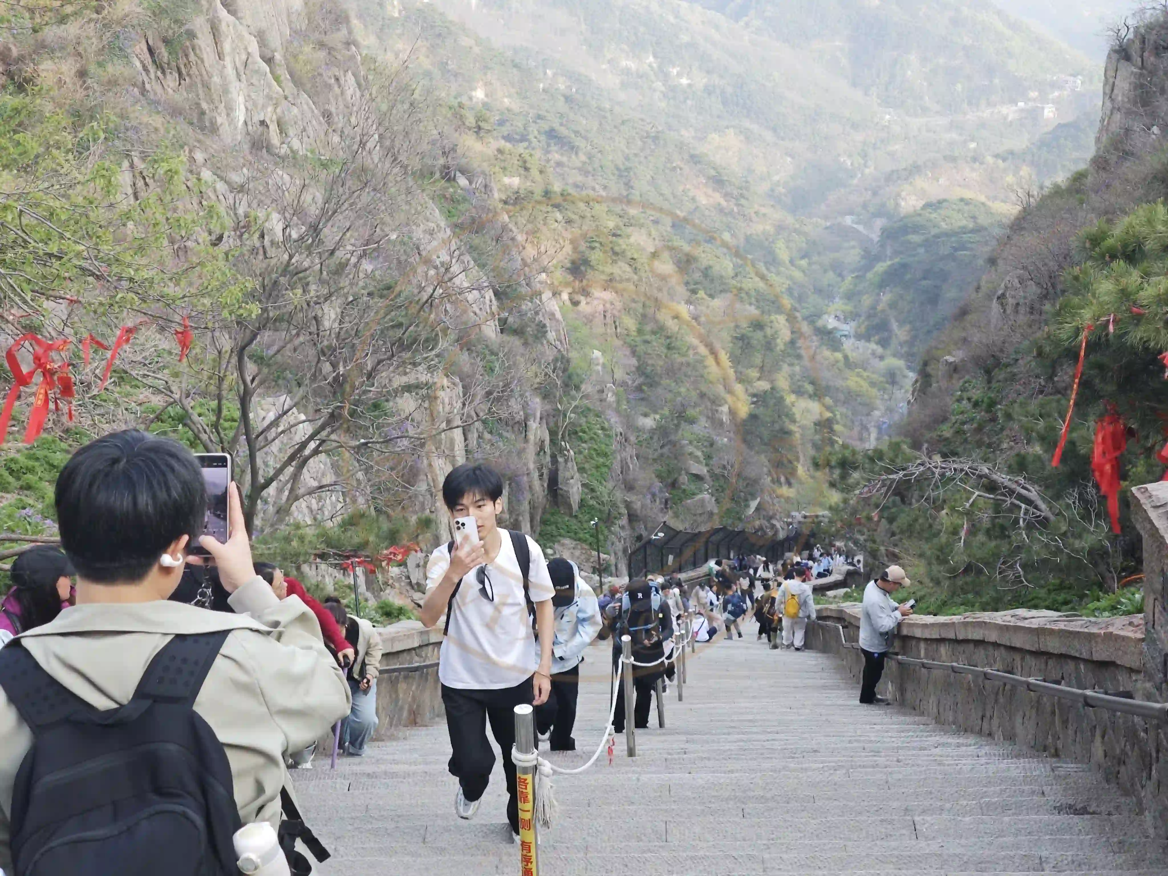 <h2 class='text-xl text-white'></h2>