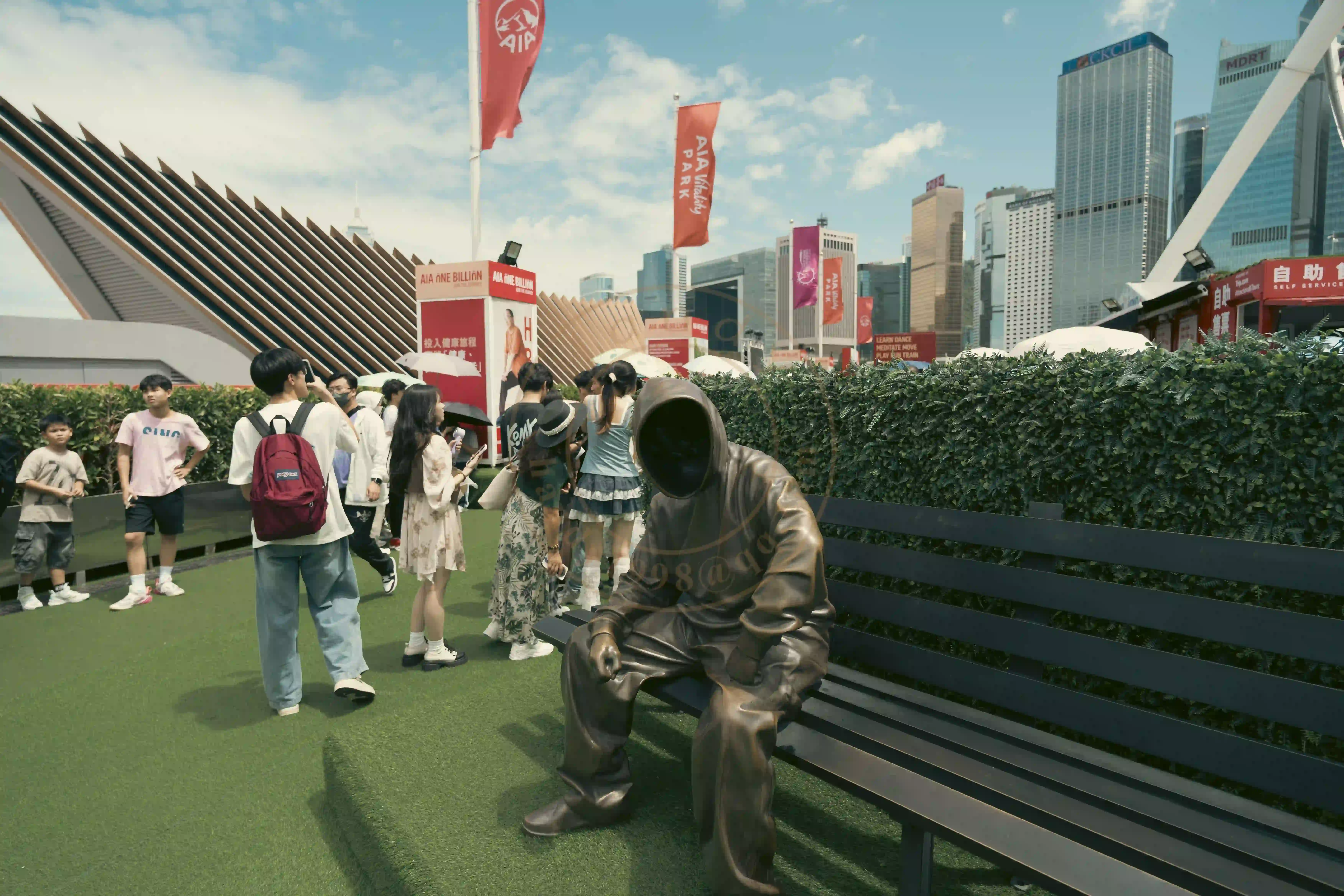 <h2 class='text-xl text-white'></h2>