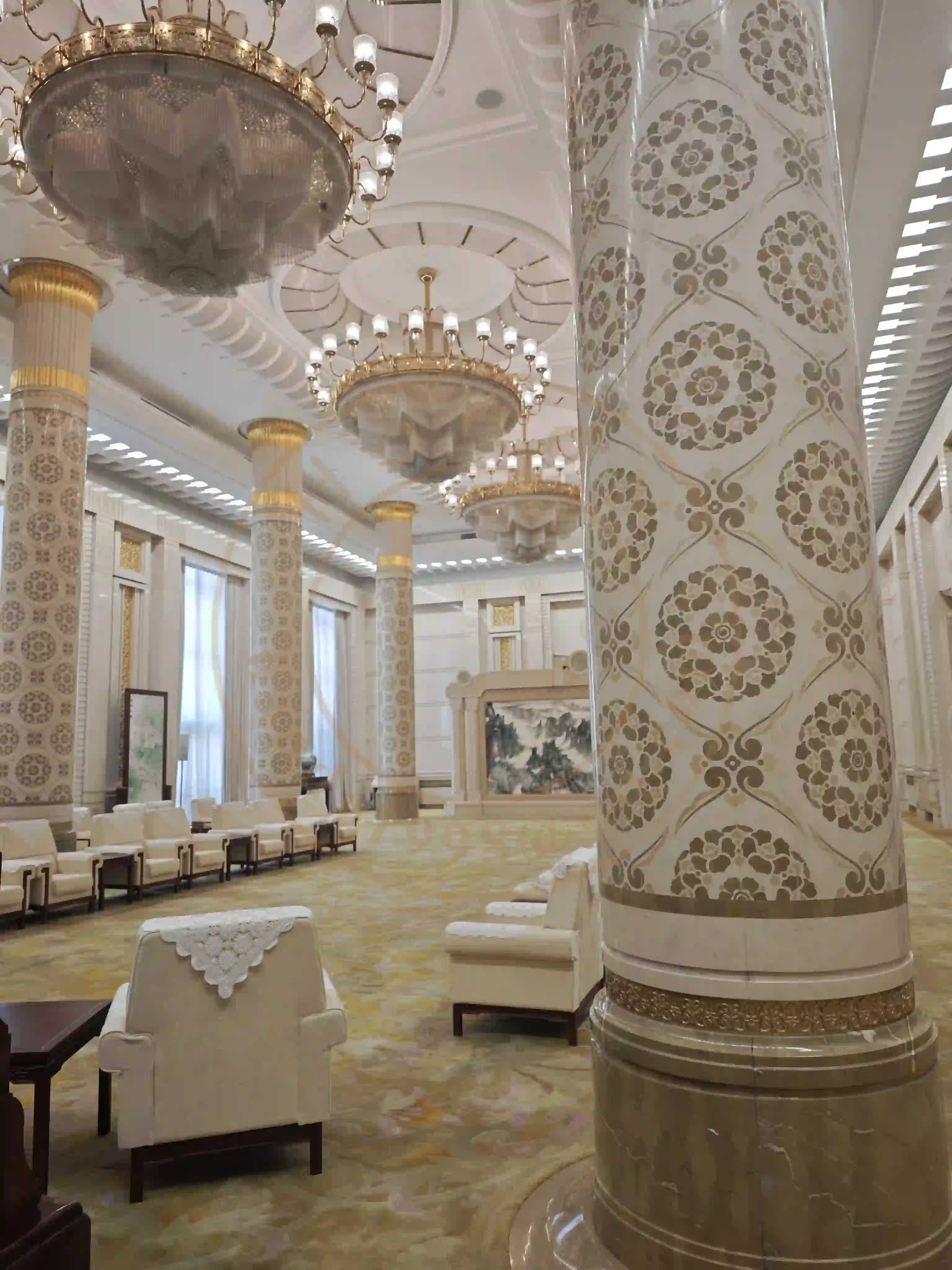 <h2 class='text-xl text-white'></h2>