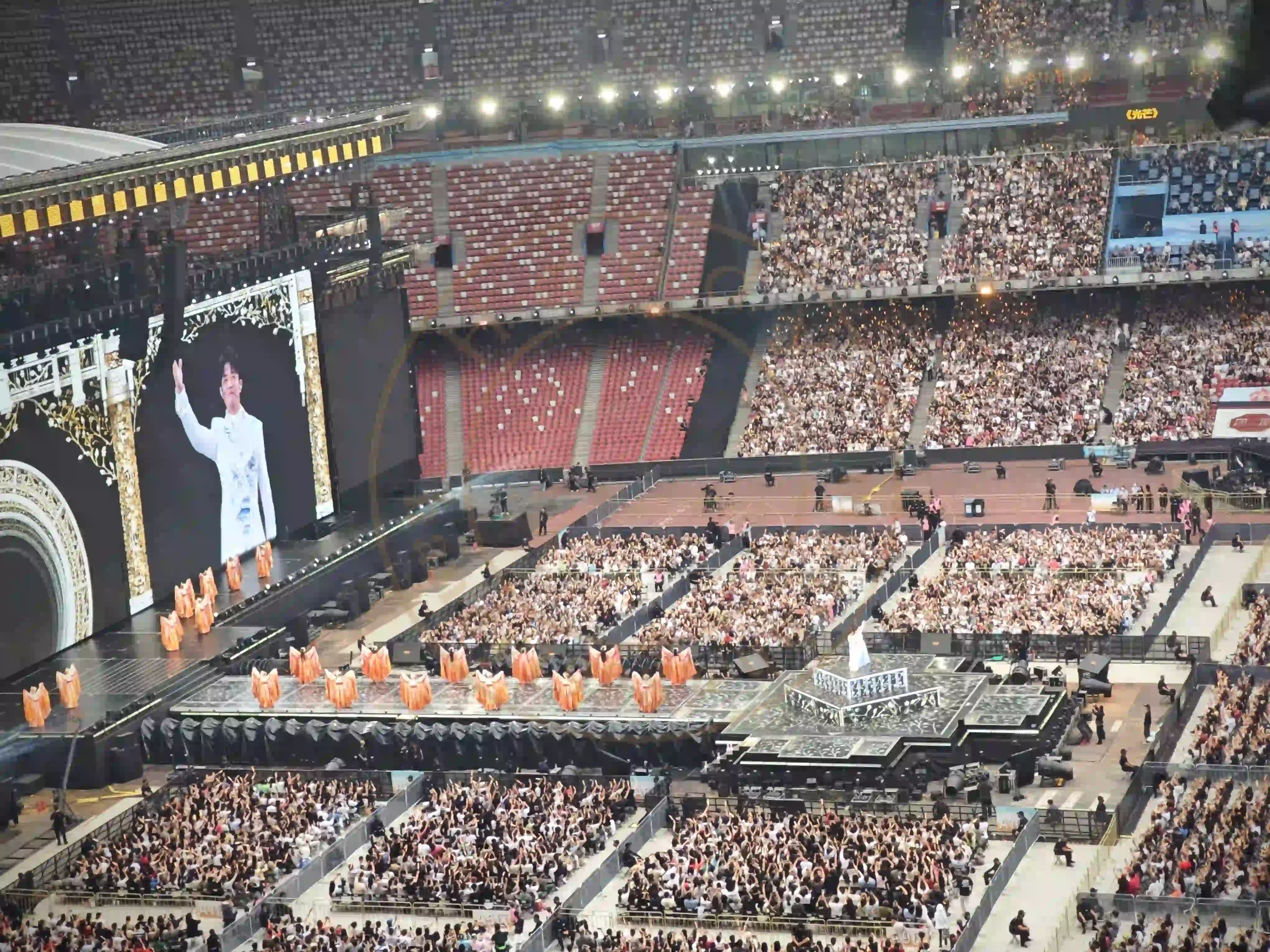 <h2 class='text-xl text-white'></h2>