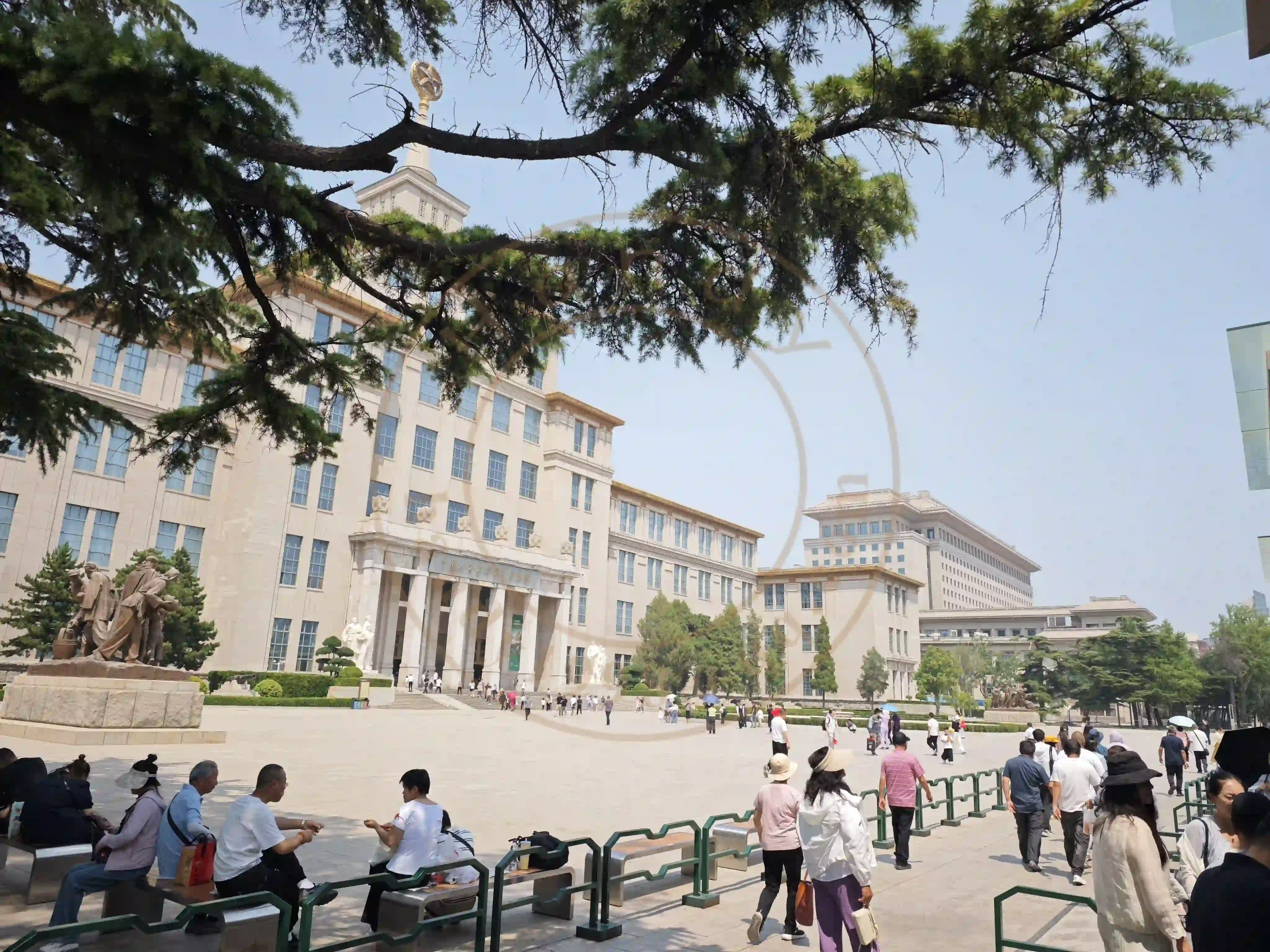 <h2 class='text-xl text-white'></h2>