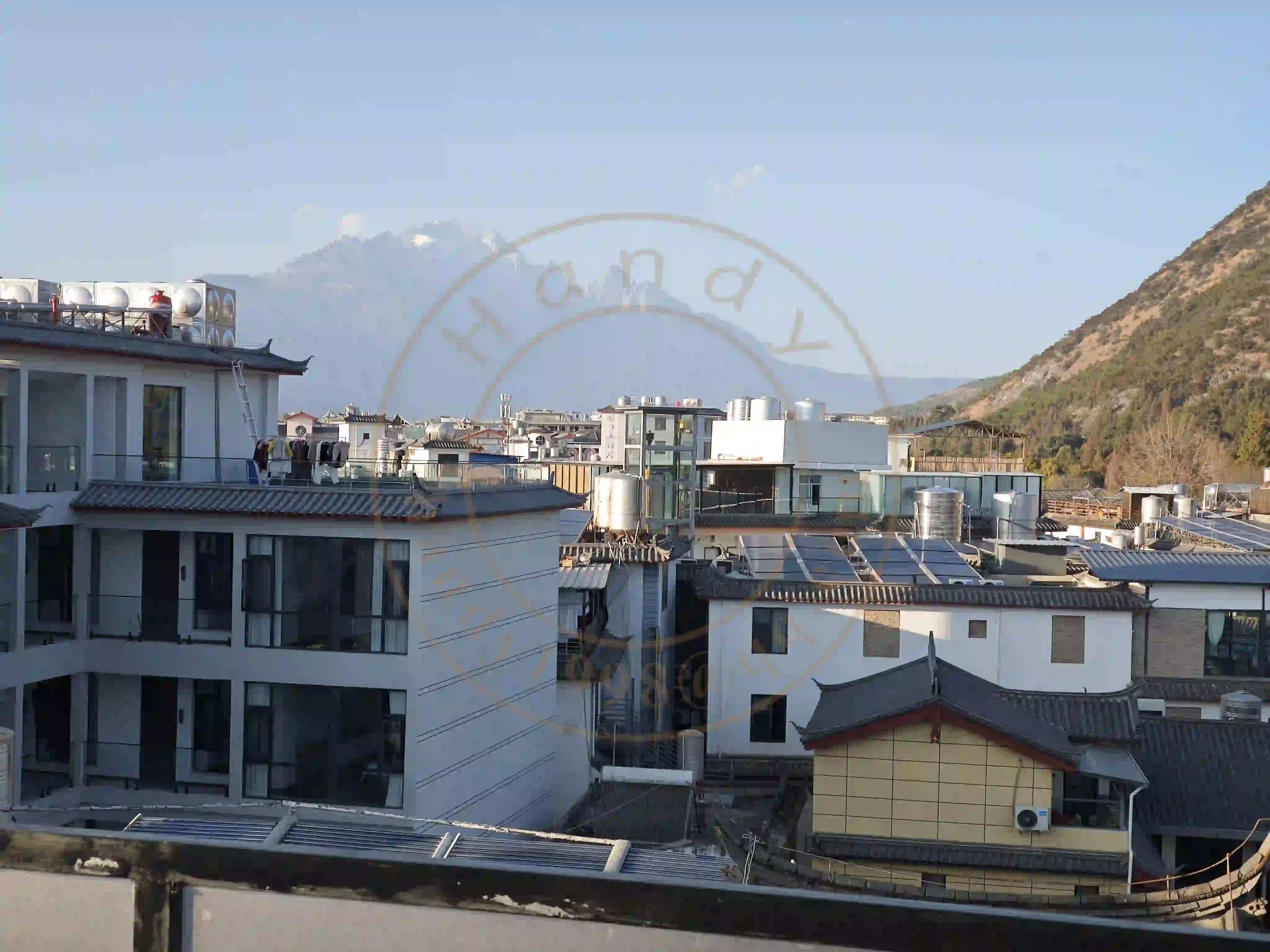 <h2 class='text-xl text-white'></h2>