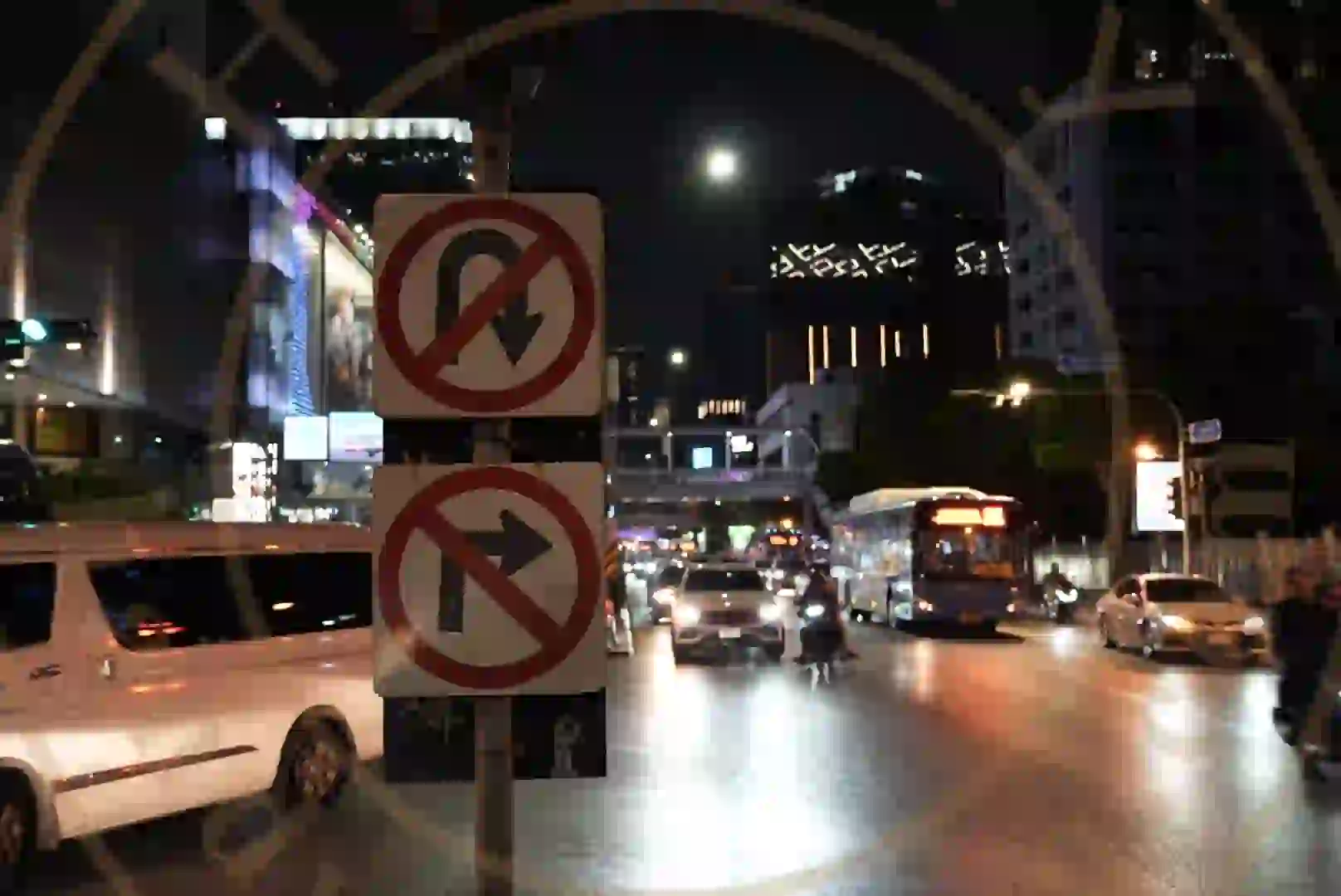 <h2 class='text-xl text-white'></h2>