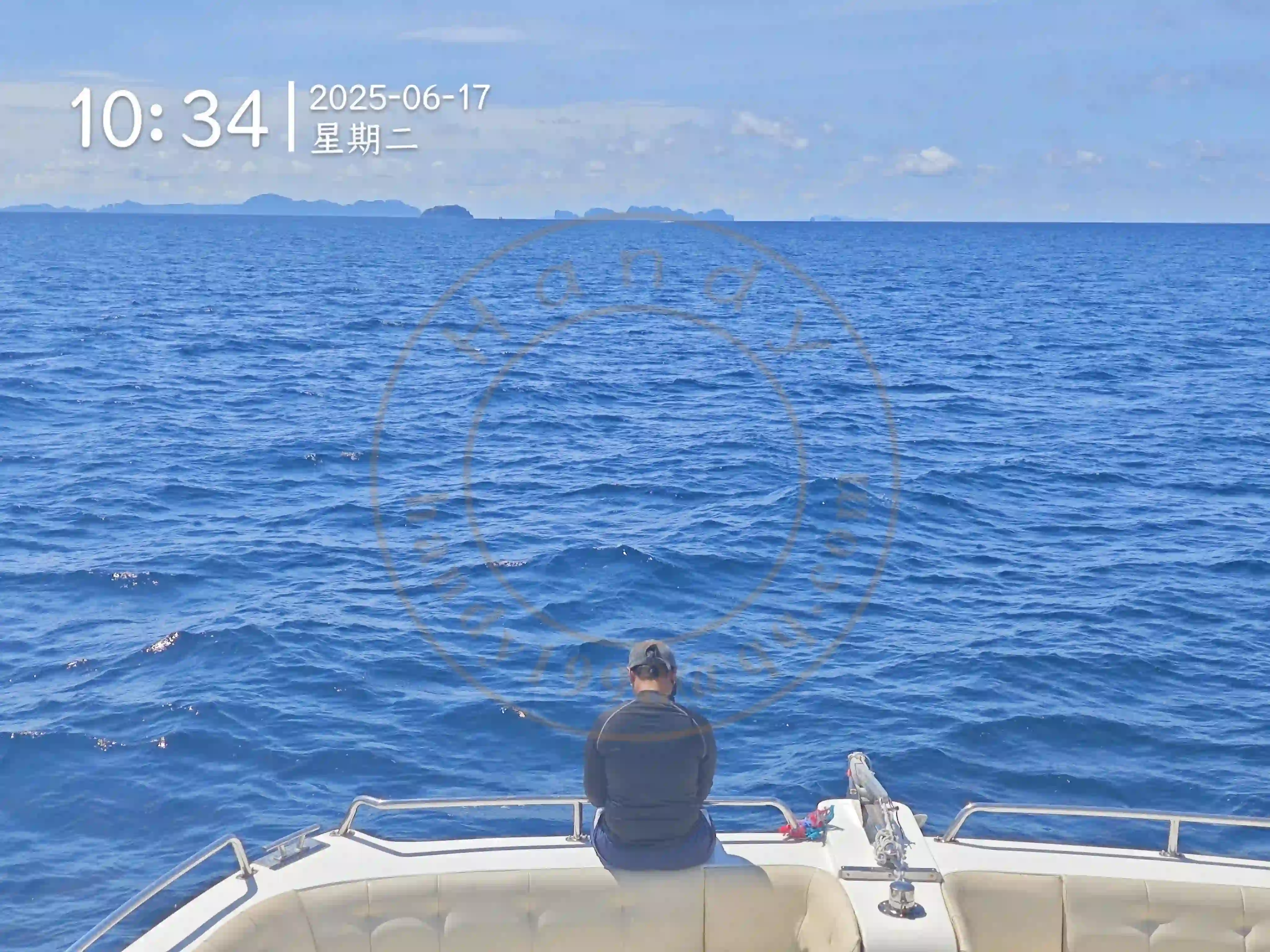 <h2 class='text-xl text-white'></h2>