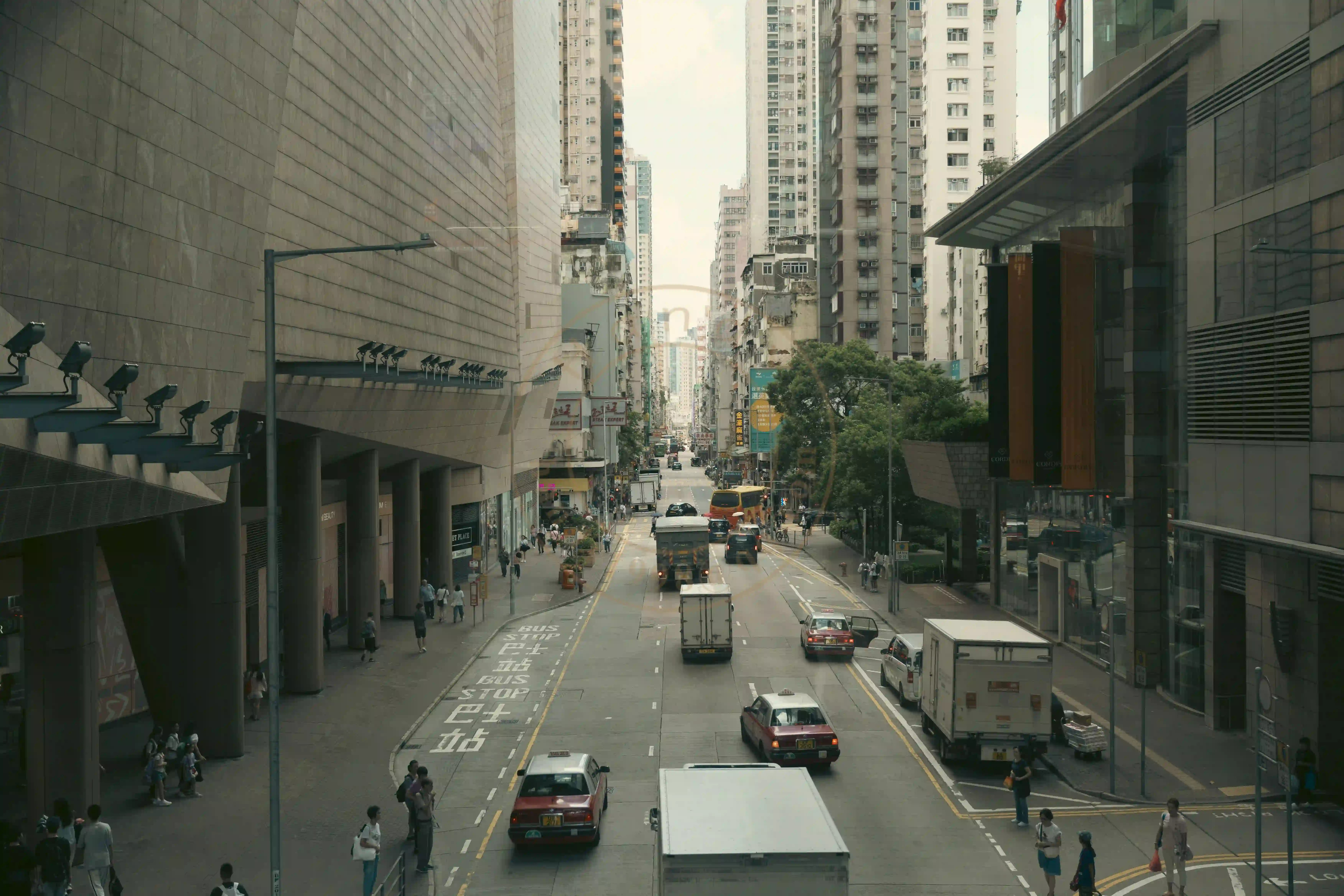 <h2 class='text-xl text-white'></h2>