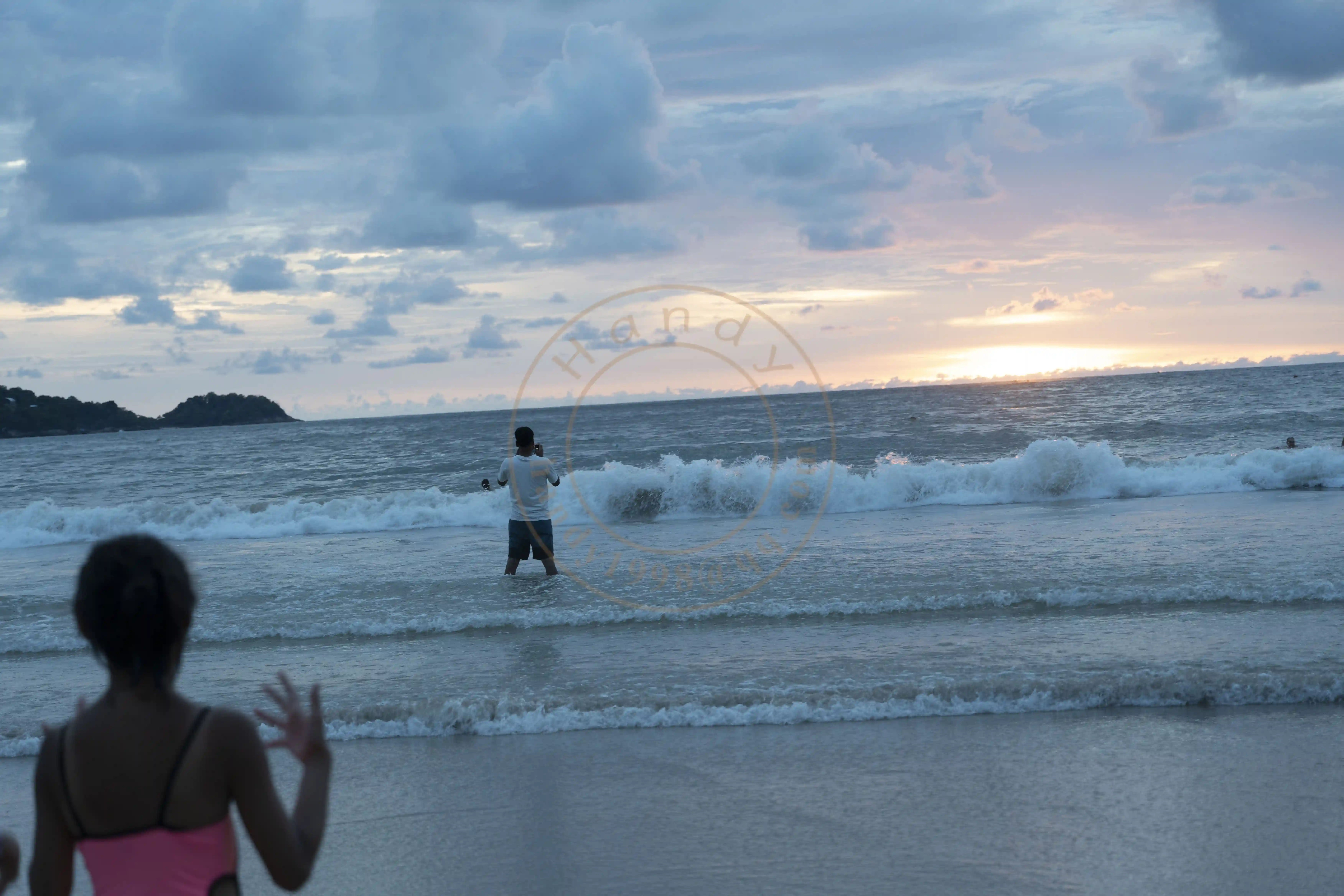 <h2 class='text-xl text-white'></h2>