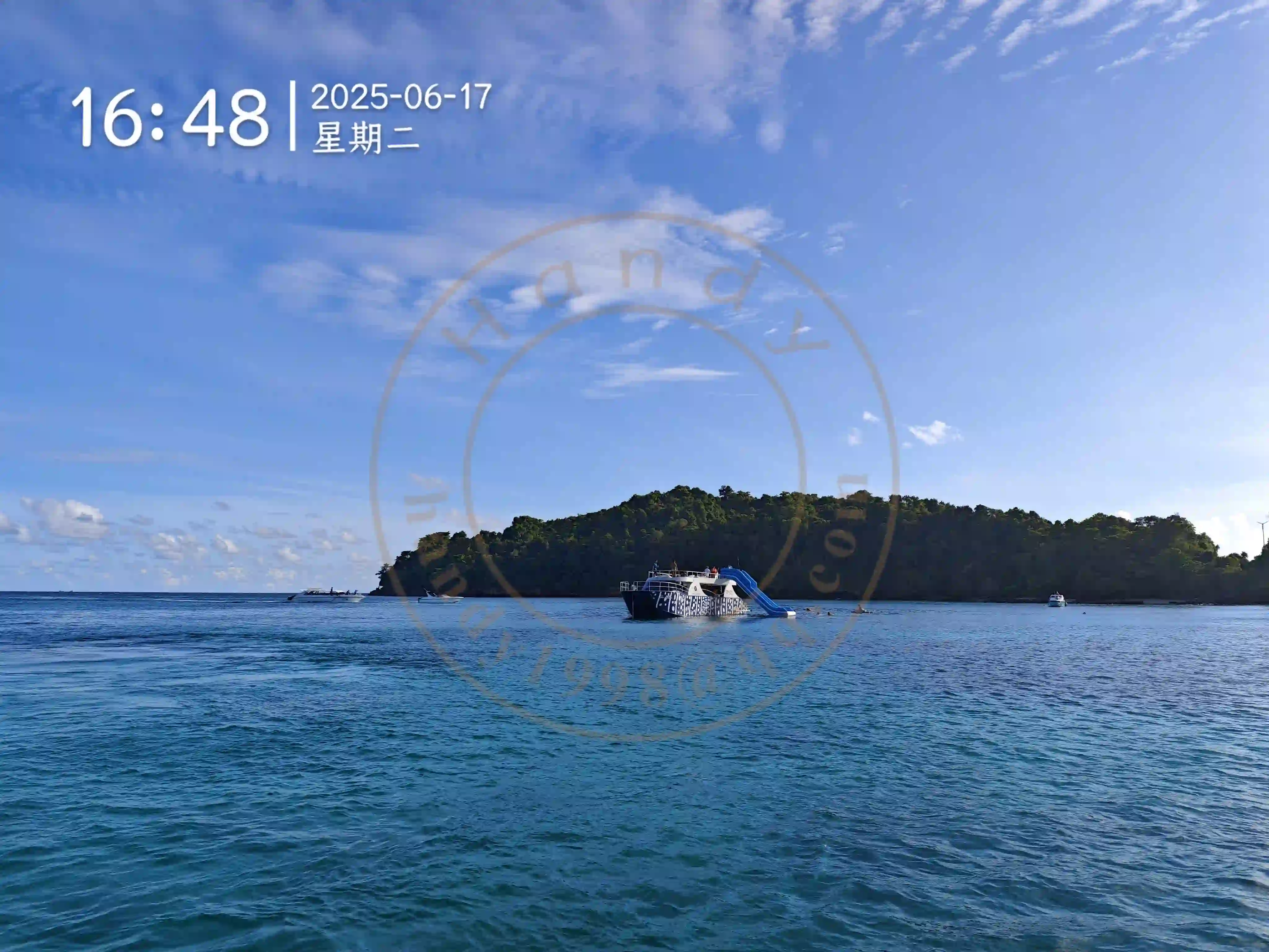 <h2 class='text-xl text-white'></h2>