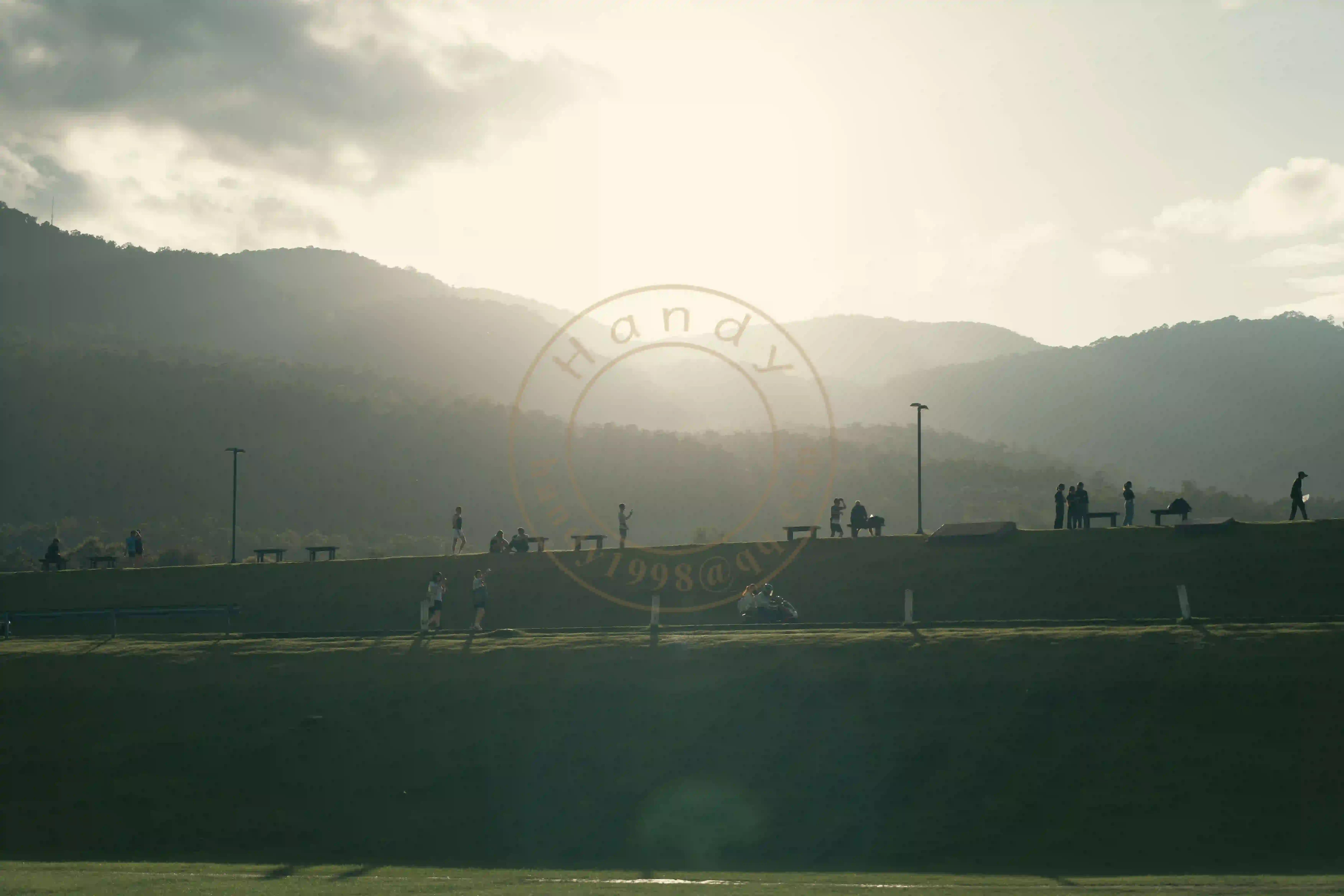 <h2 class='text-xl text-white'></h2>