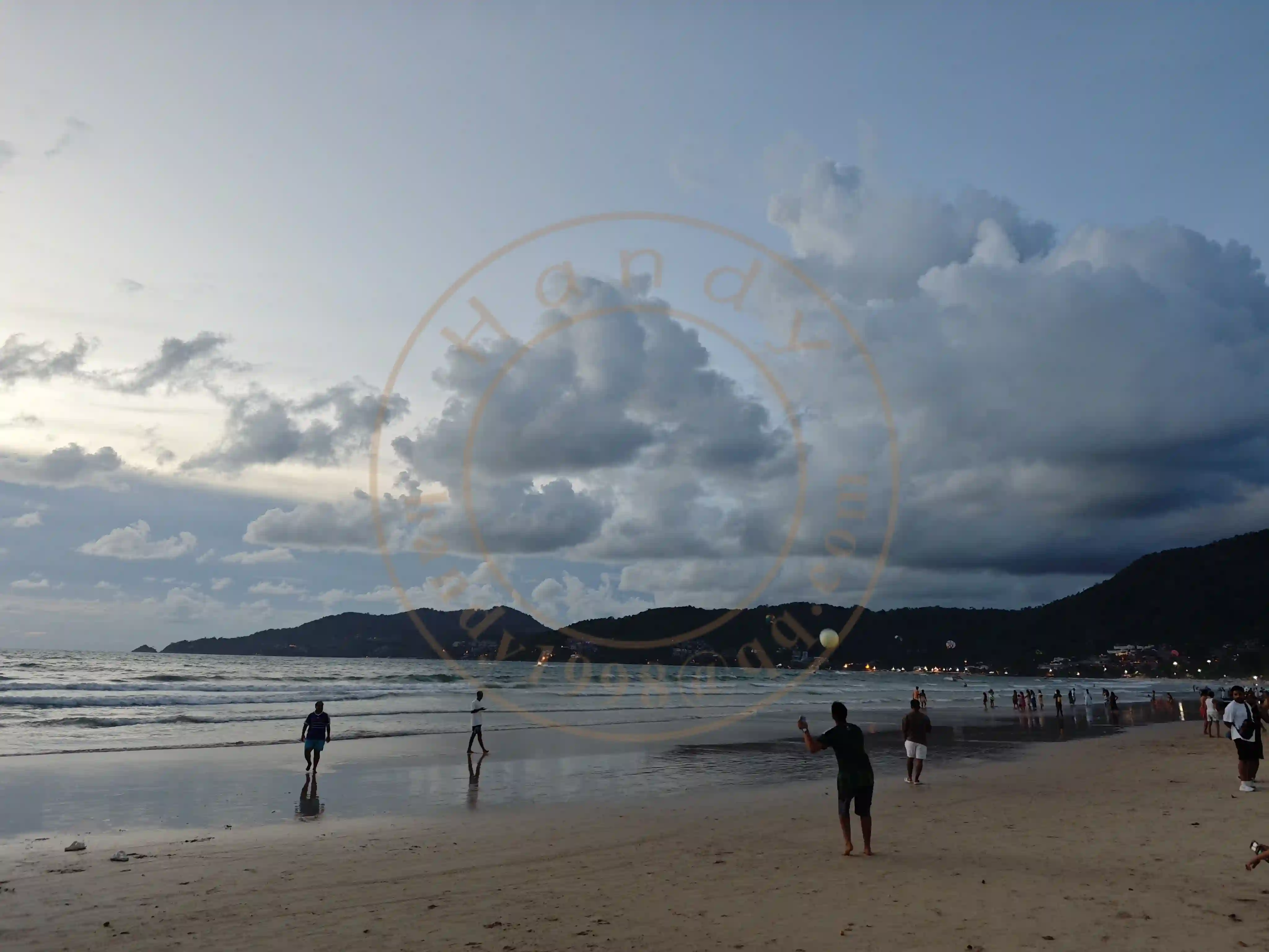 <h2 class='text-xl text-white'></h2>