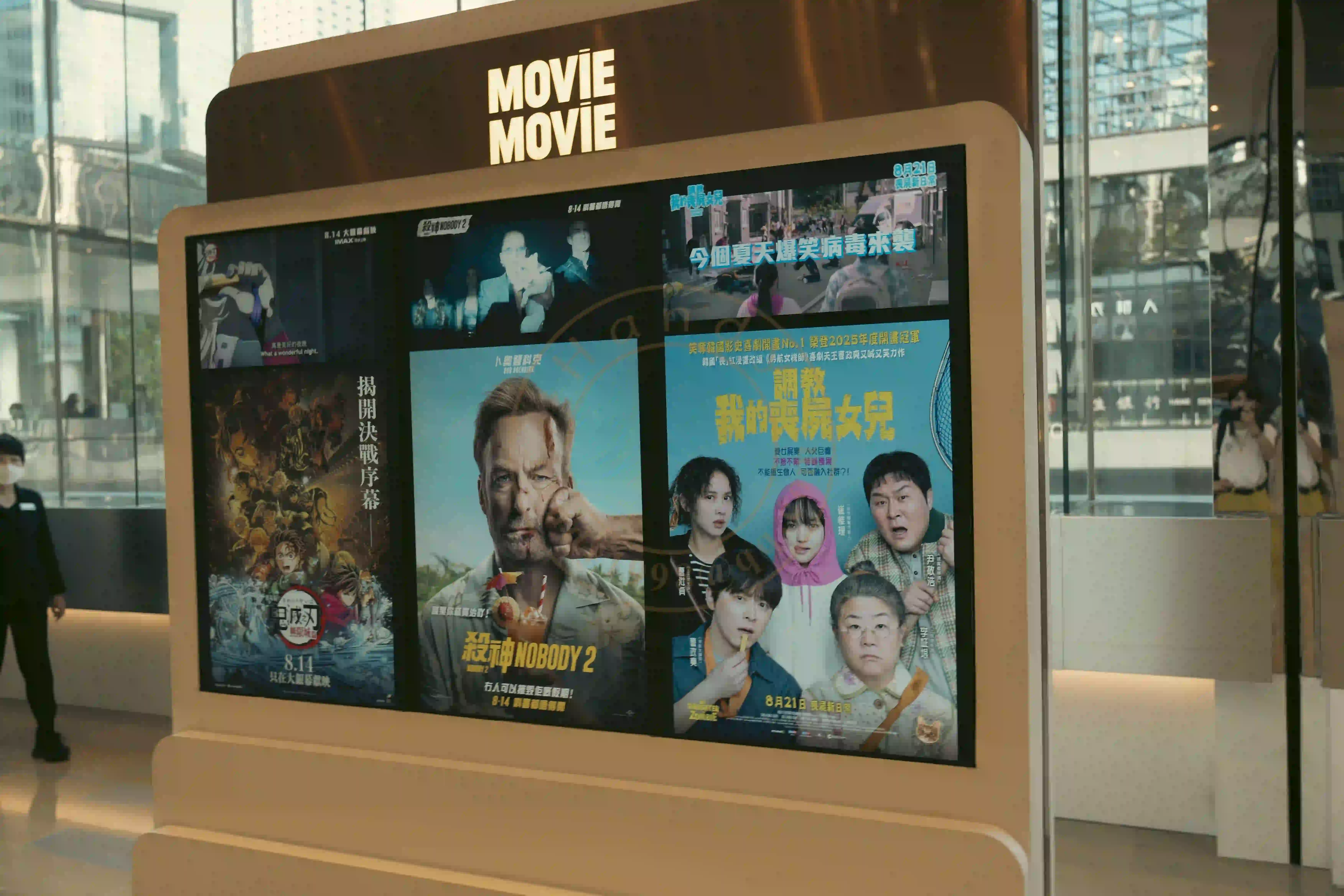 <h2 class='text-xl text-white'></h2>