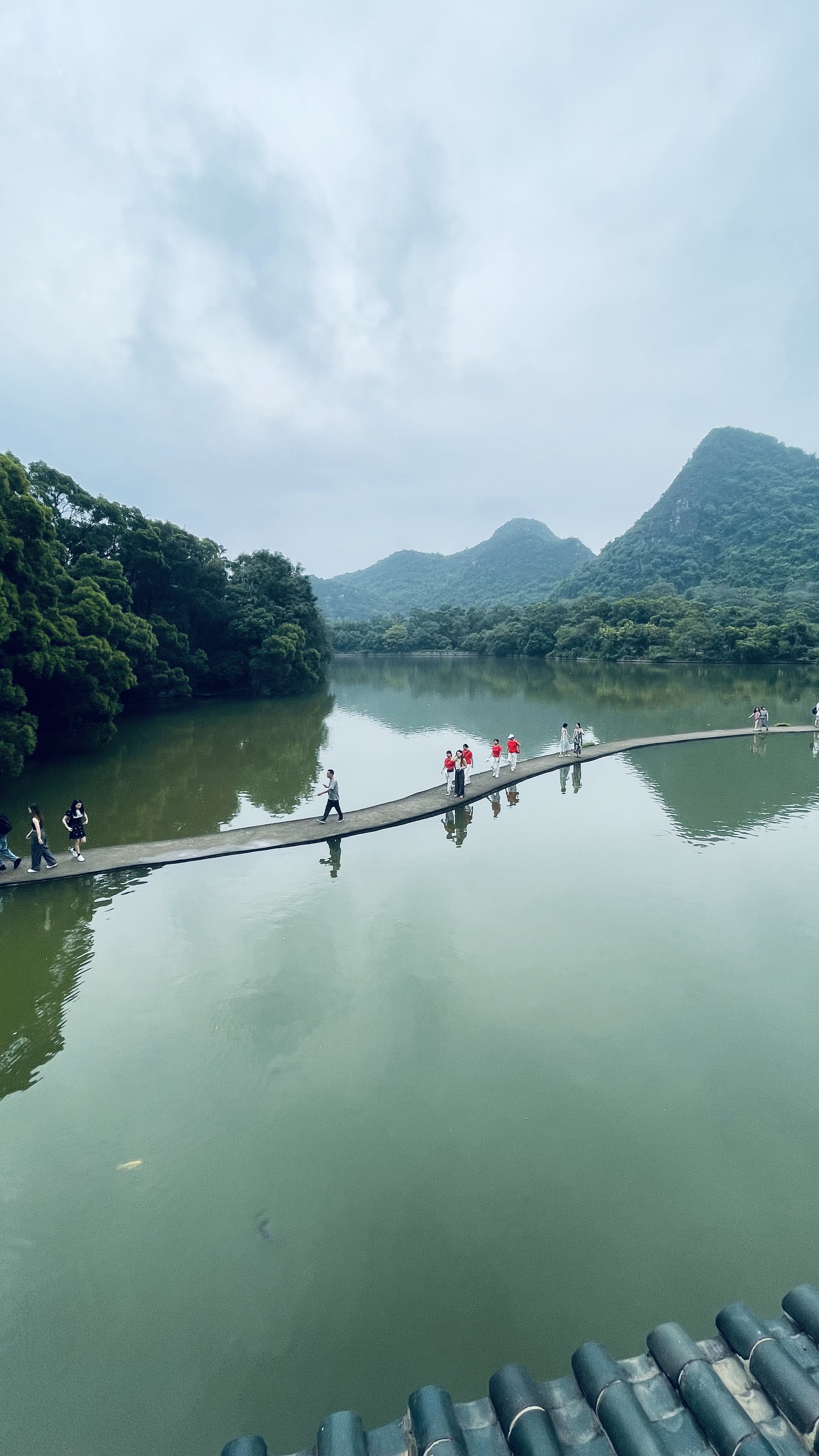 风雨桥附近