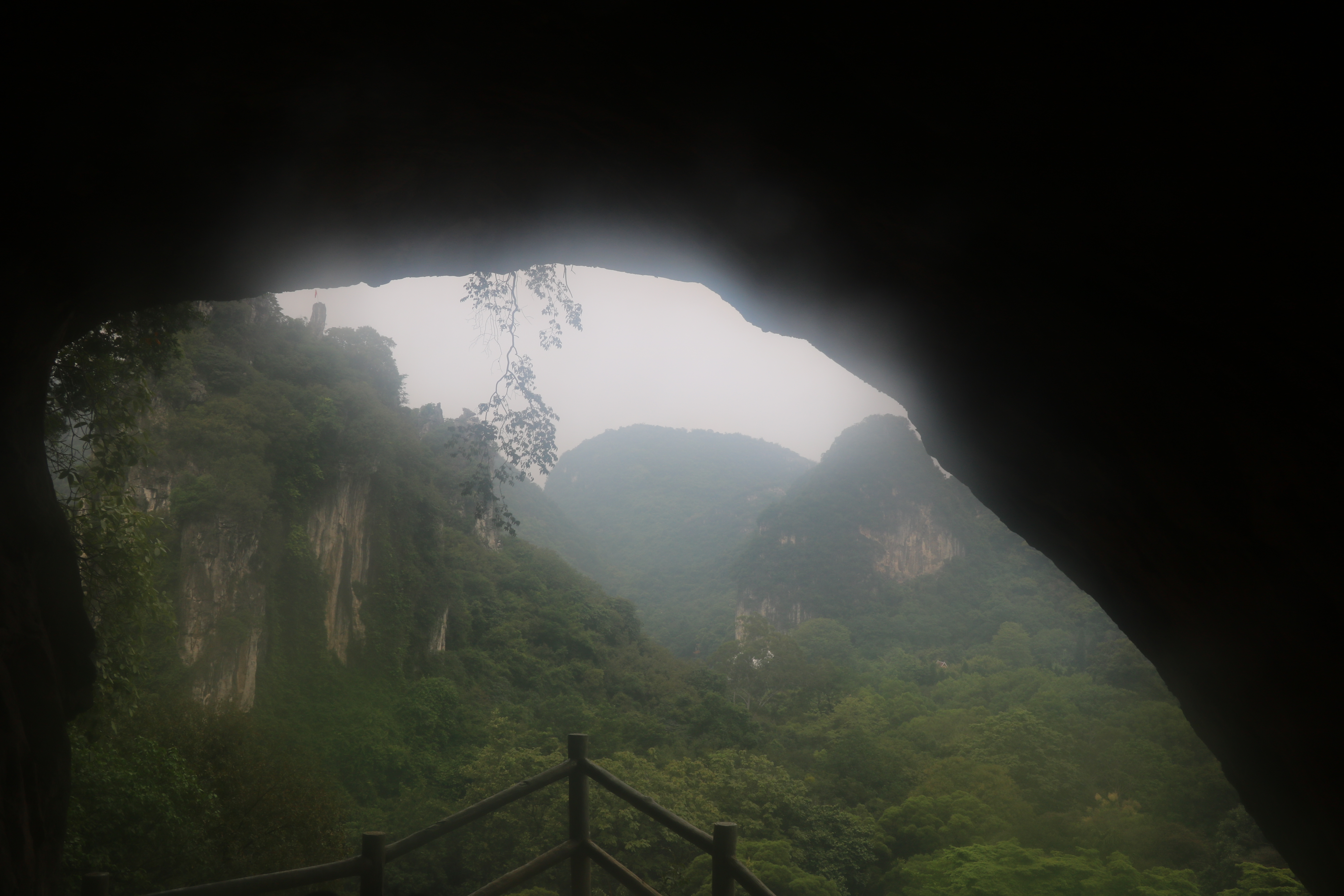 镜山网红洞